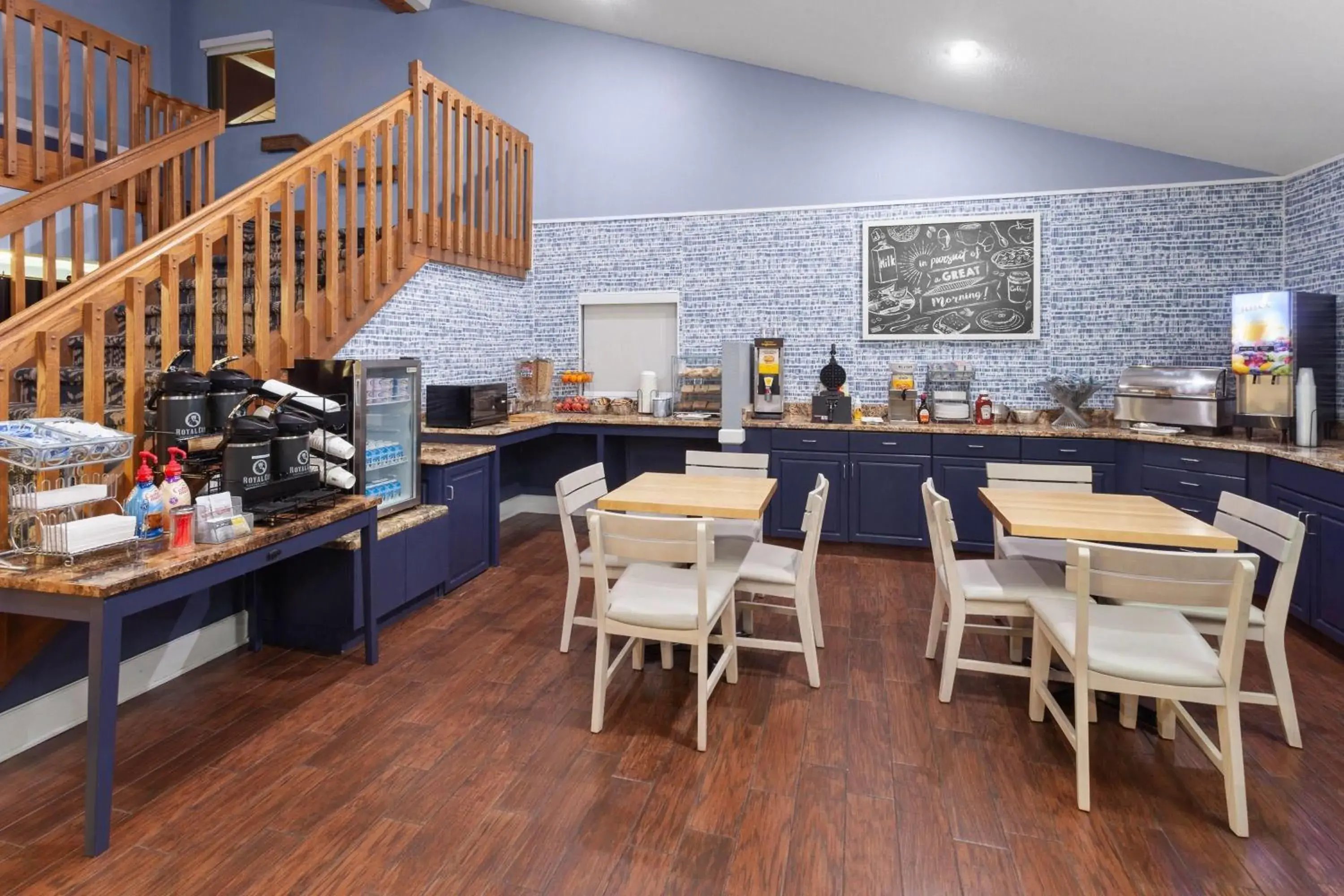 Breakfast in AmericInn by Wyndham West Salem Breakfast in AmericInn by Wyndham West Salem