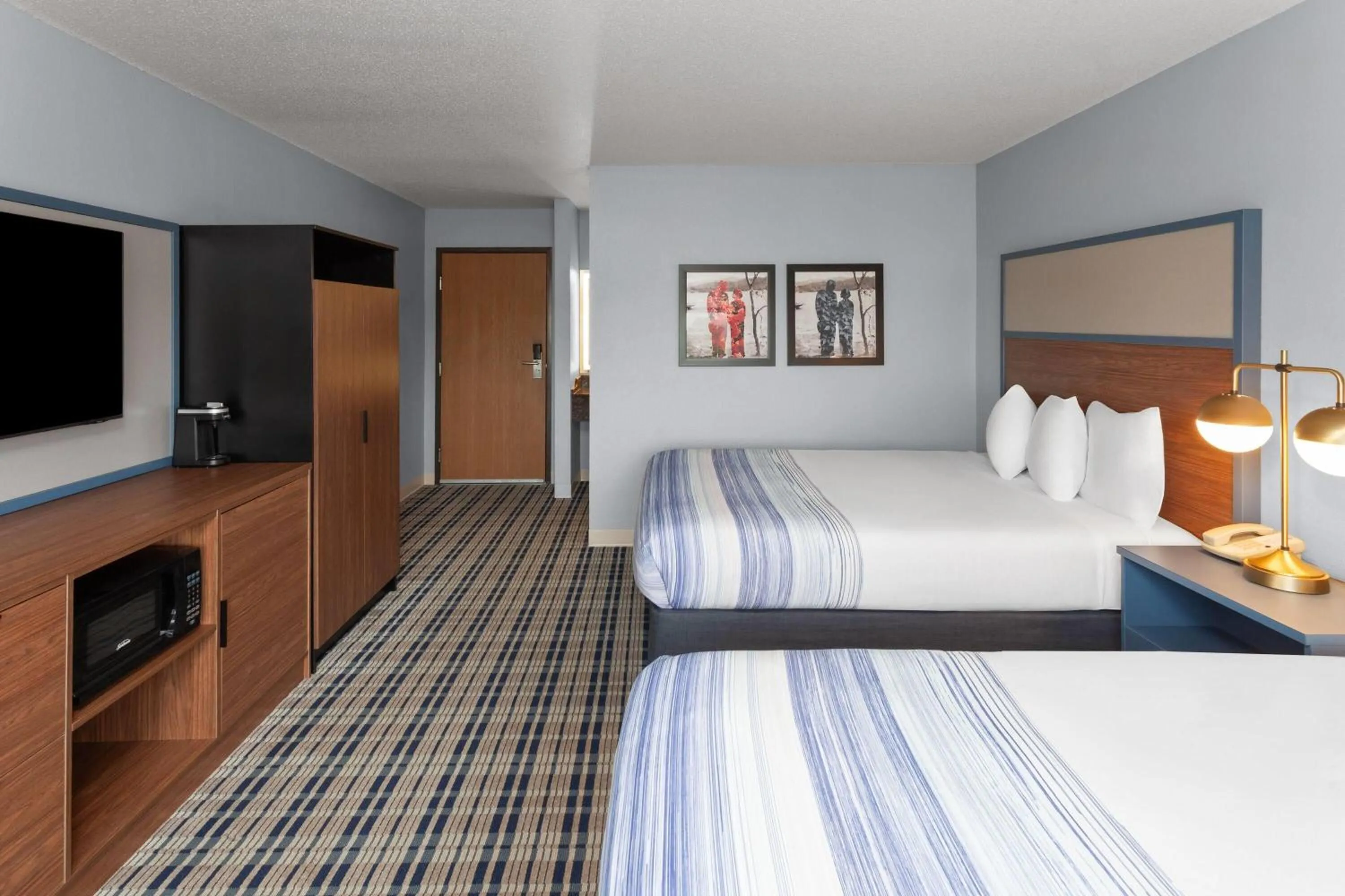 Photo of the whole room, Bed in AmericInn by Wyndham West Salem