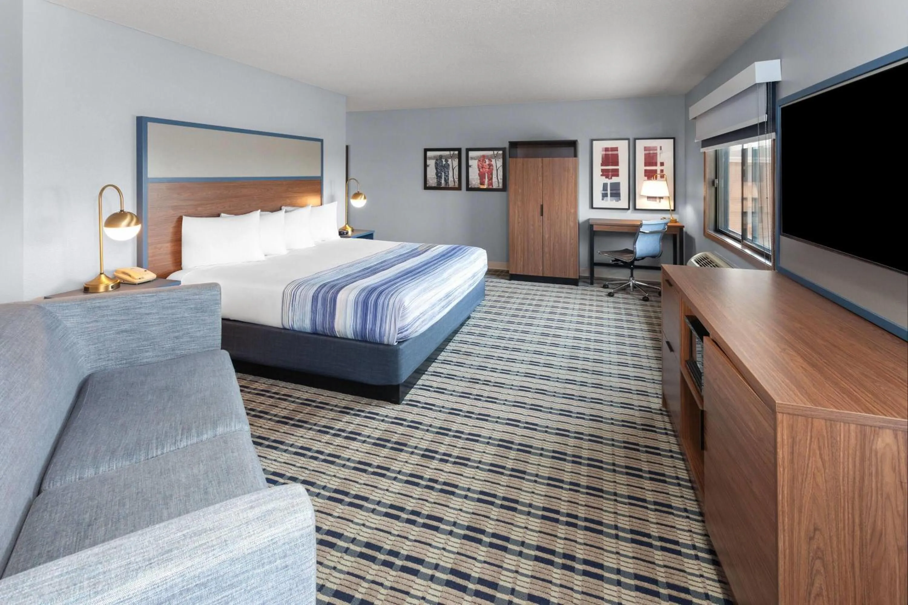 Photo of the whole room, Bed in AmericInn by Wyndham West Salem