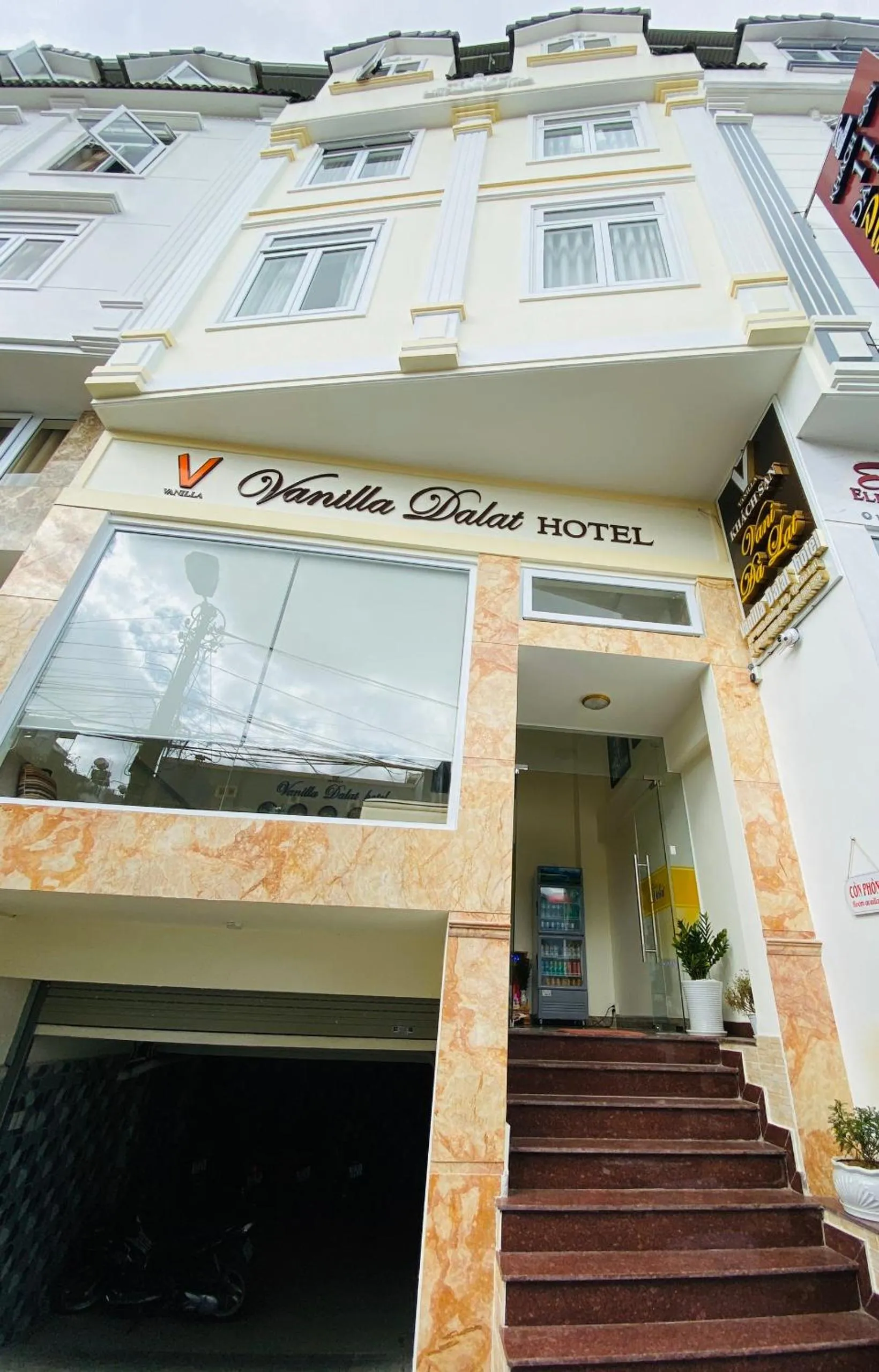 Property building in Vanilla Dalat Hotel