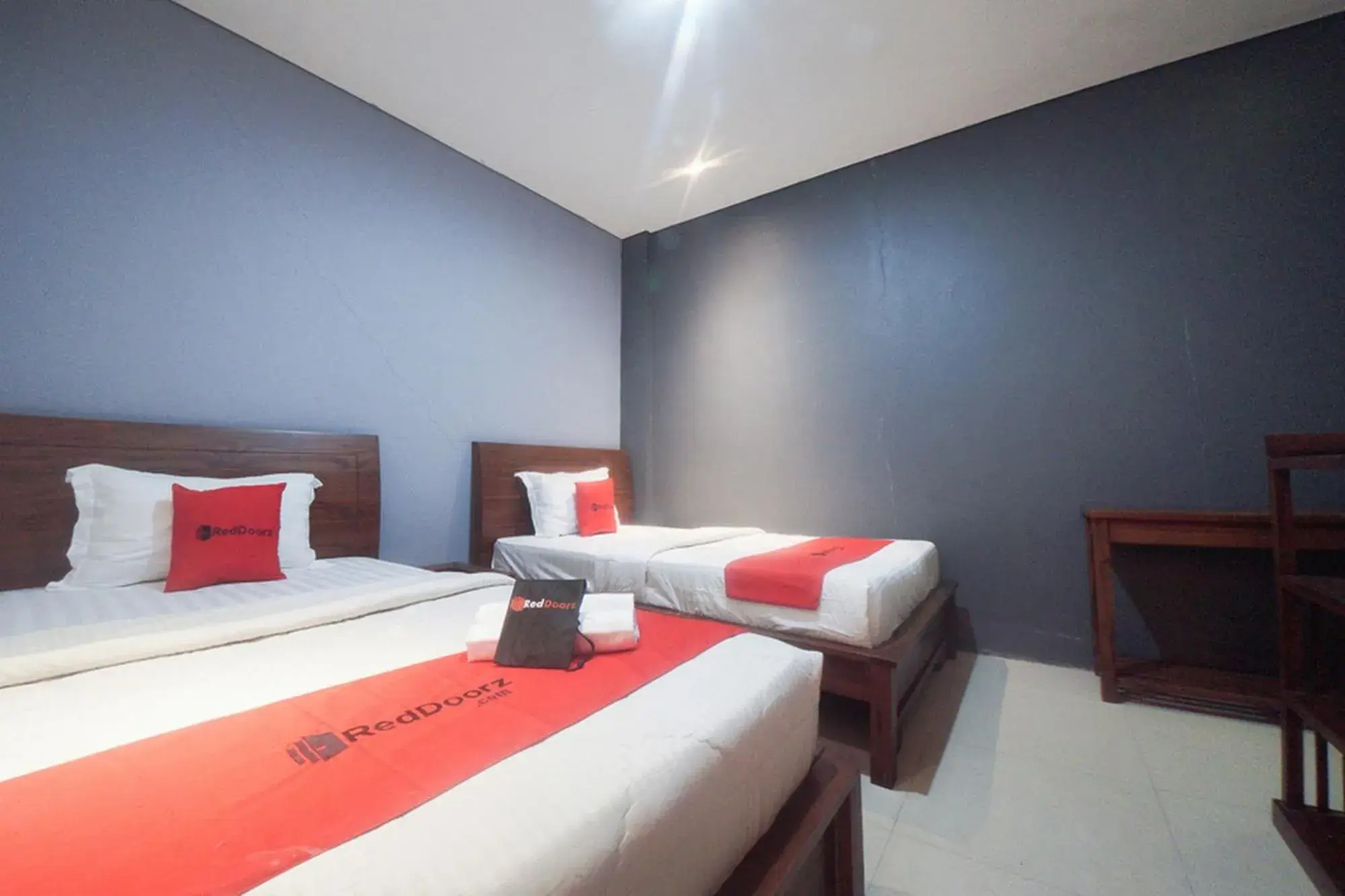Bedroom, Bed in RedDoorz Plus near Green Pramuka Square Mall Bedroom, Bed in RedDoorz Plus near Green Pramuka Square Mall