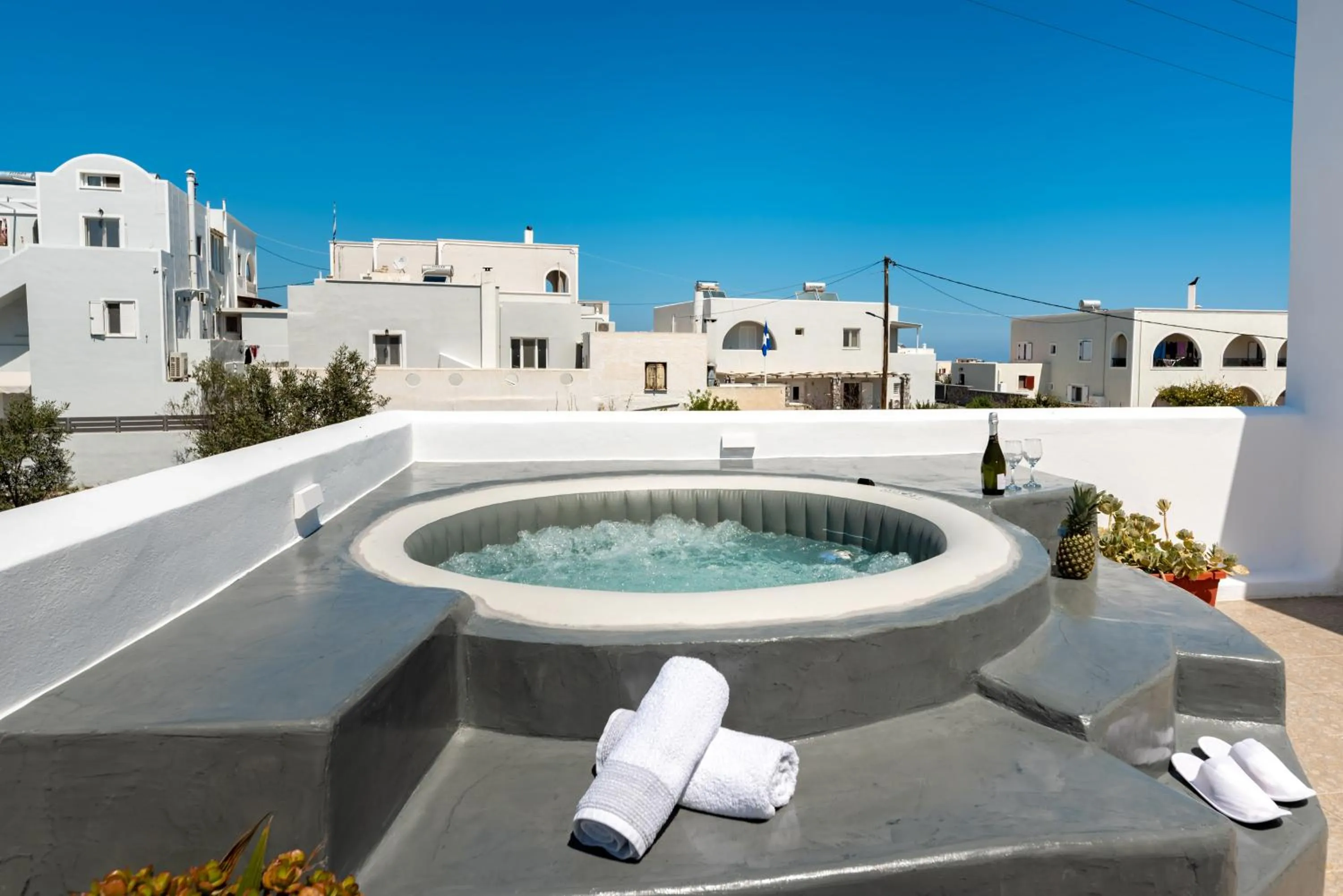 Aerenia Luxury Suites