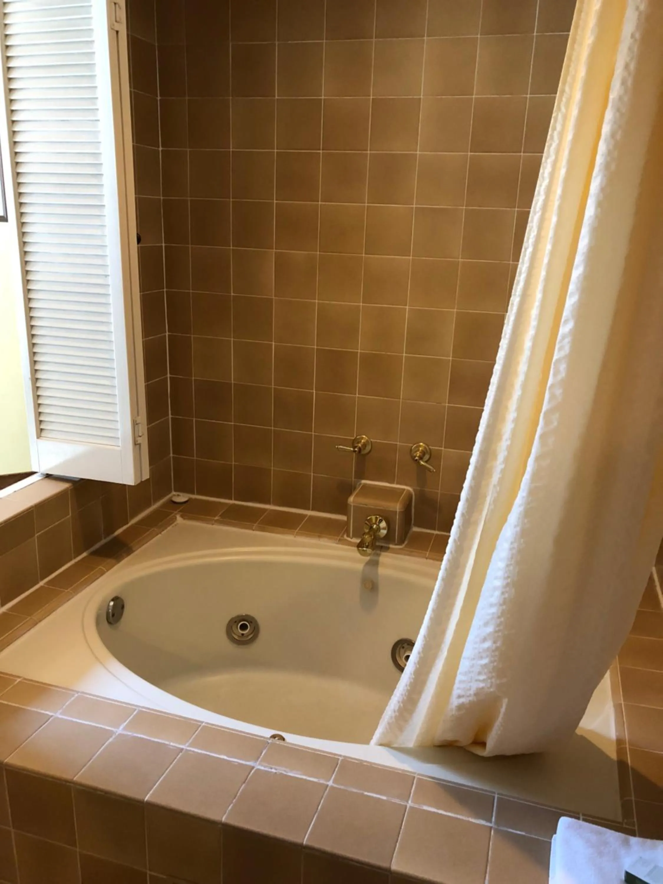 King Room with Spa Bath and Fireplace in Mountain Home Inn