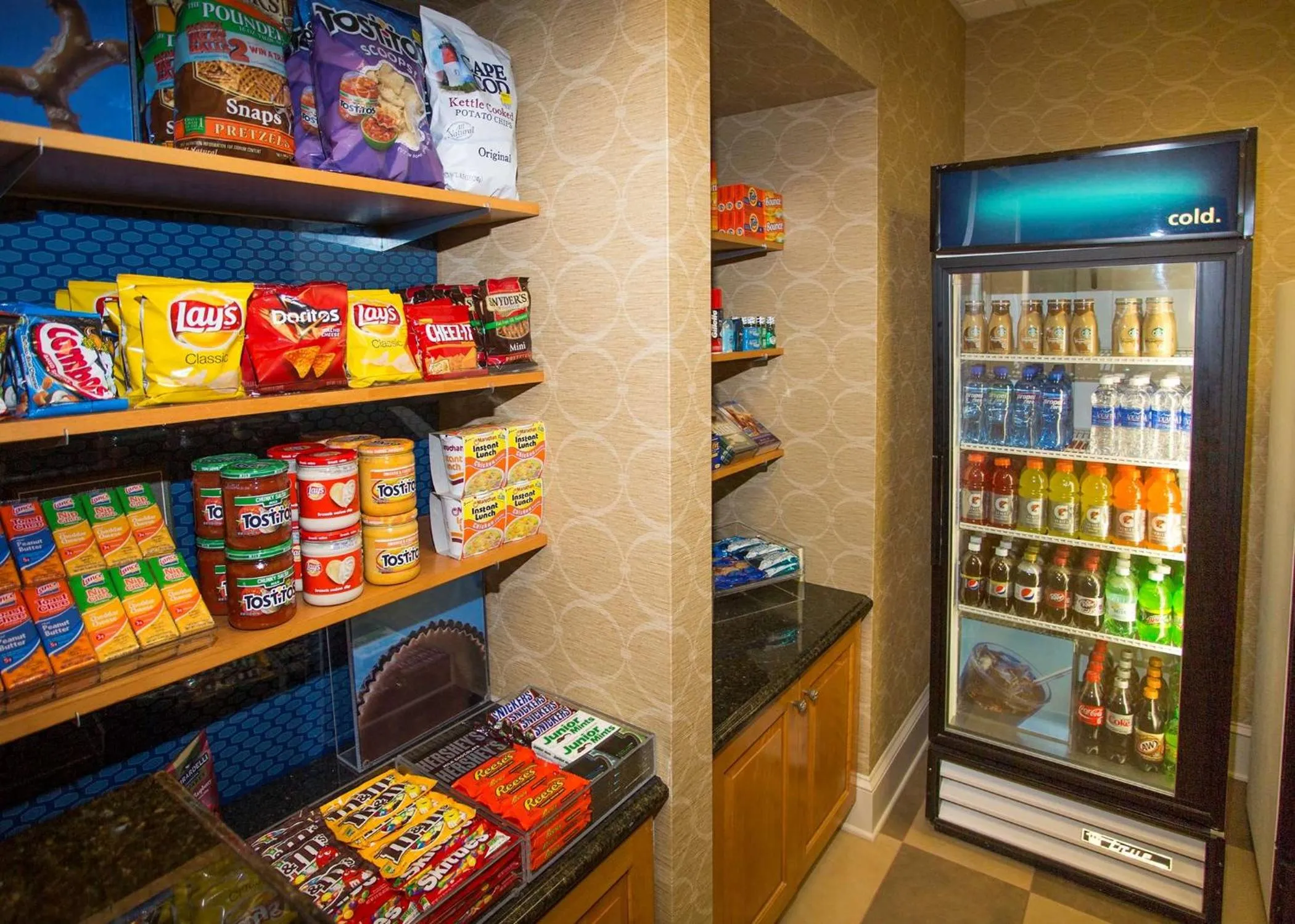 Restaurant/places to eat in Hampton Inn & Suites Chincoteague-Waterfront, Va