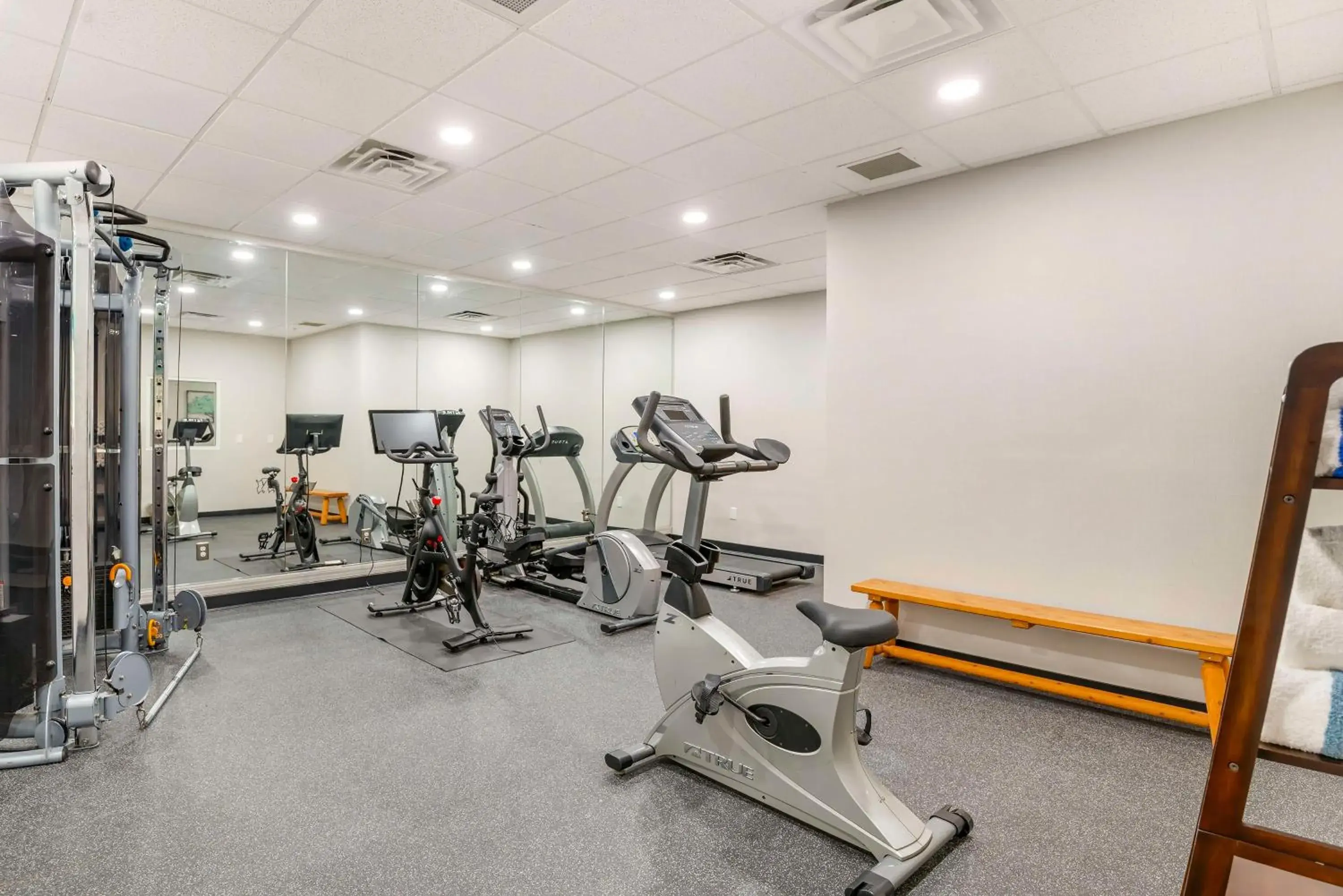 Fitness centre/facilities in Best Western Plus Crossroads Inn & Suites Fitness centre/facilities in Best Western Plus Crossroads Inn & Suites