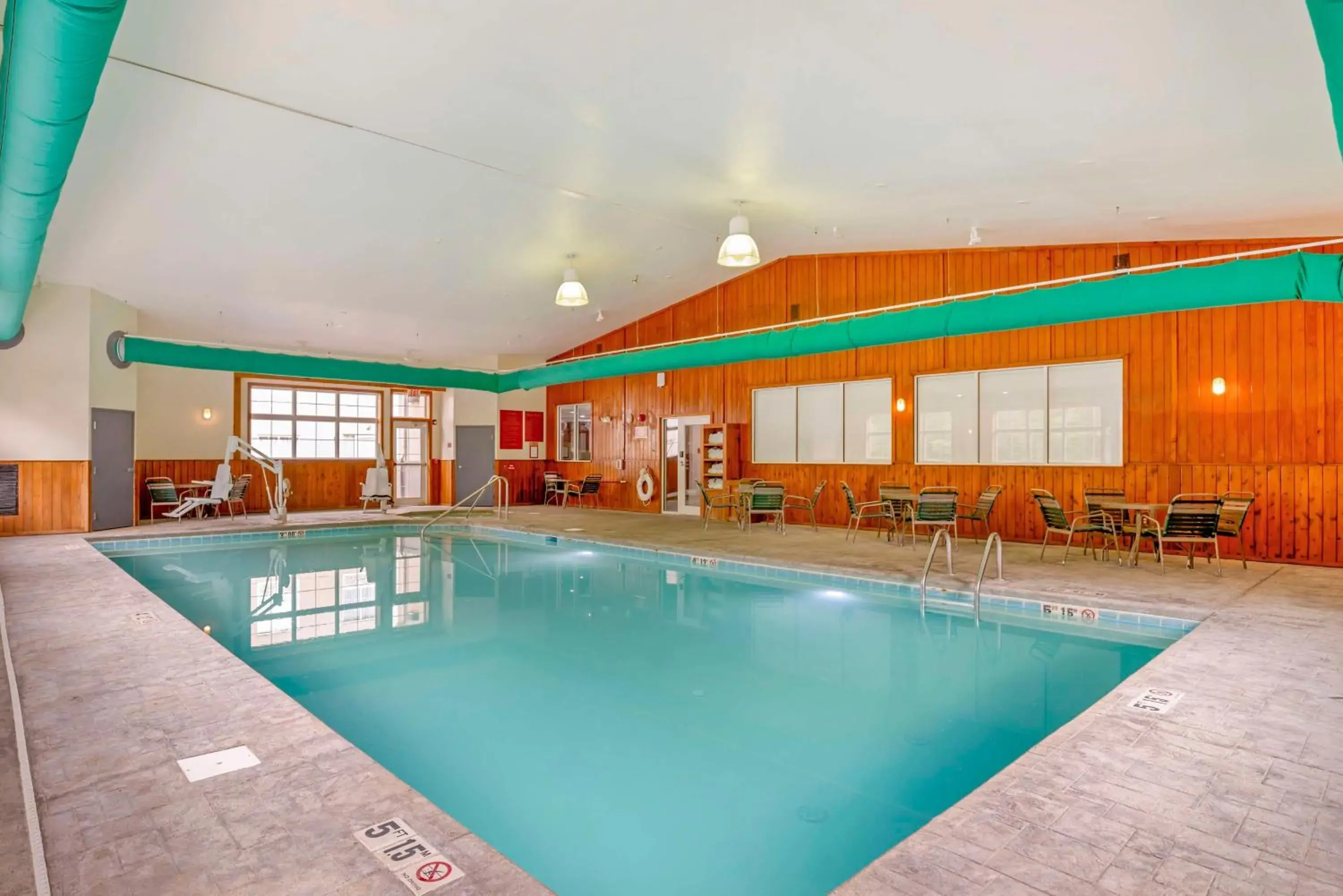 Pool view in Best Western Plus Crossroads Inn & Suites Pool view in Best Western Plus Crossroads Inn & Suites