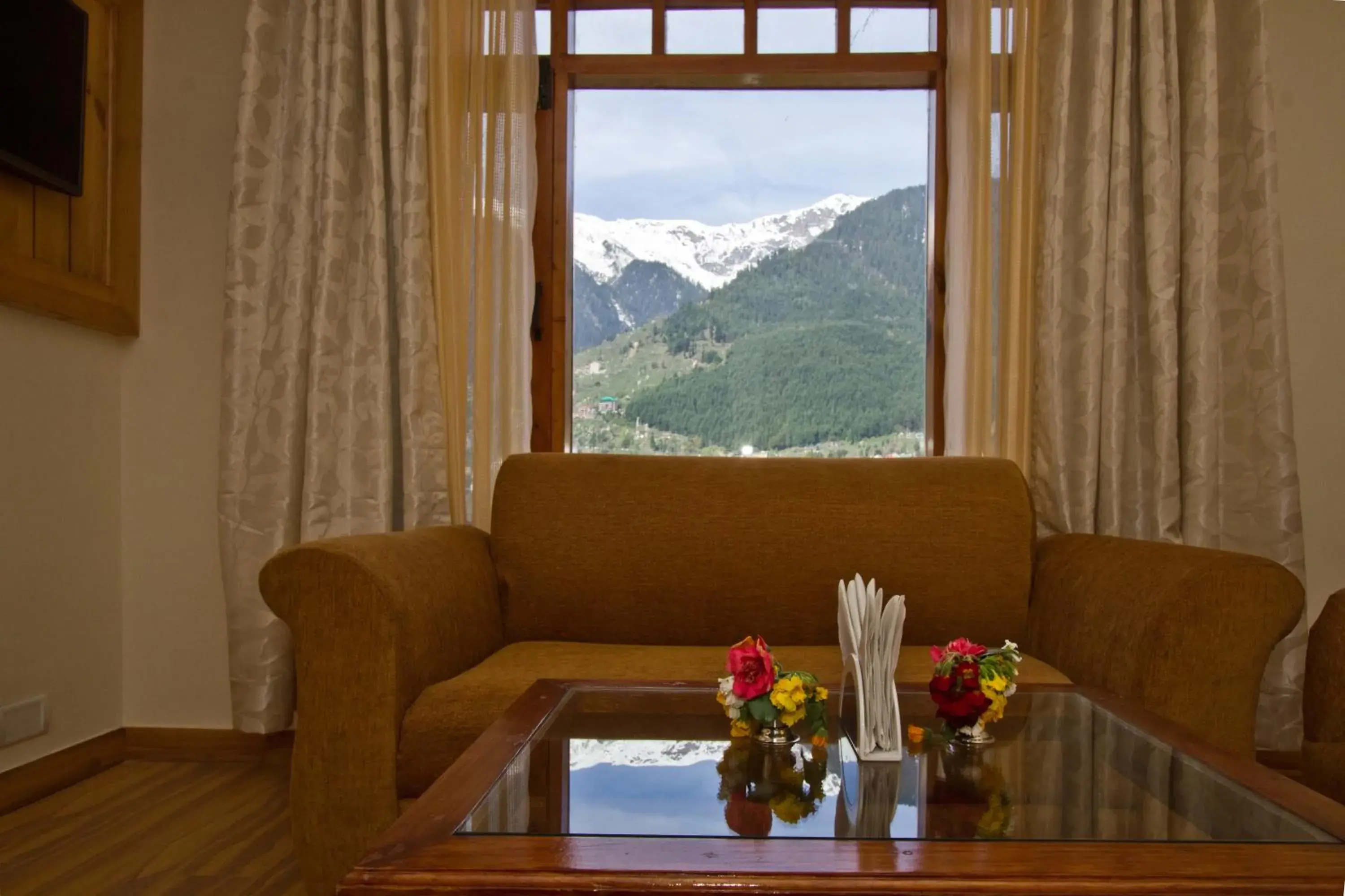 Deluxe King Room in Hotel Hayer Regency Deluxe King Room in Hotel Hayer Regency