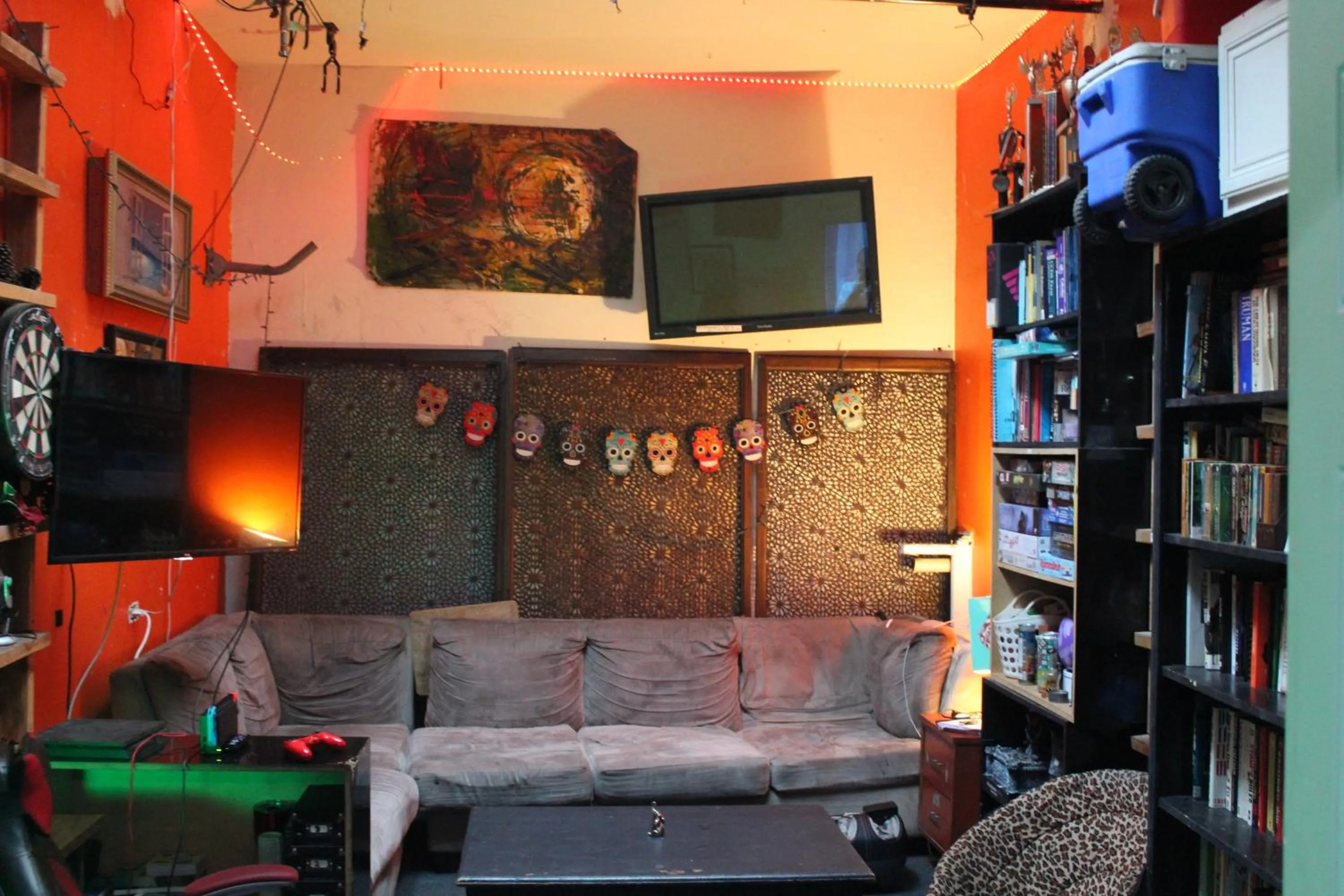 Communal lounge/ TV room in Artist Housing - Downtown