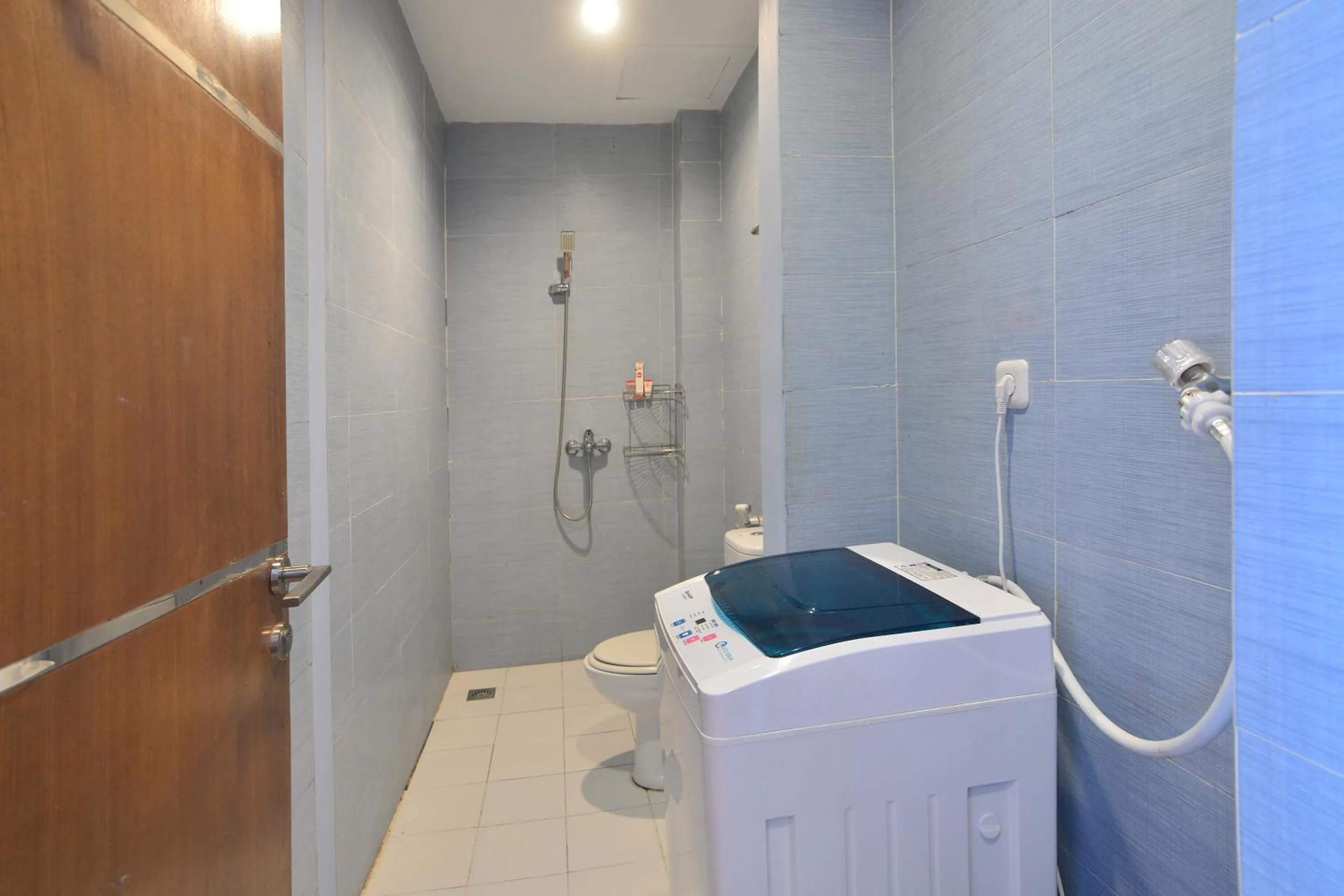 Bathroom in Hotel O Appartel Cempaka