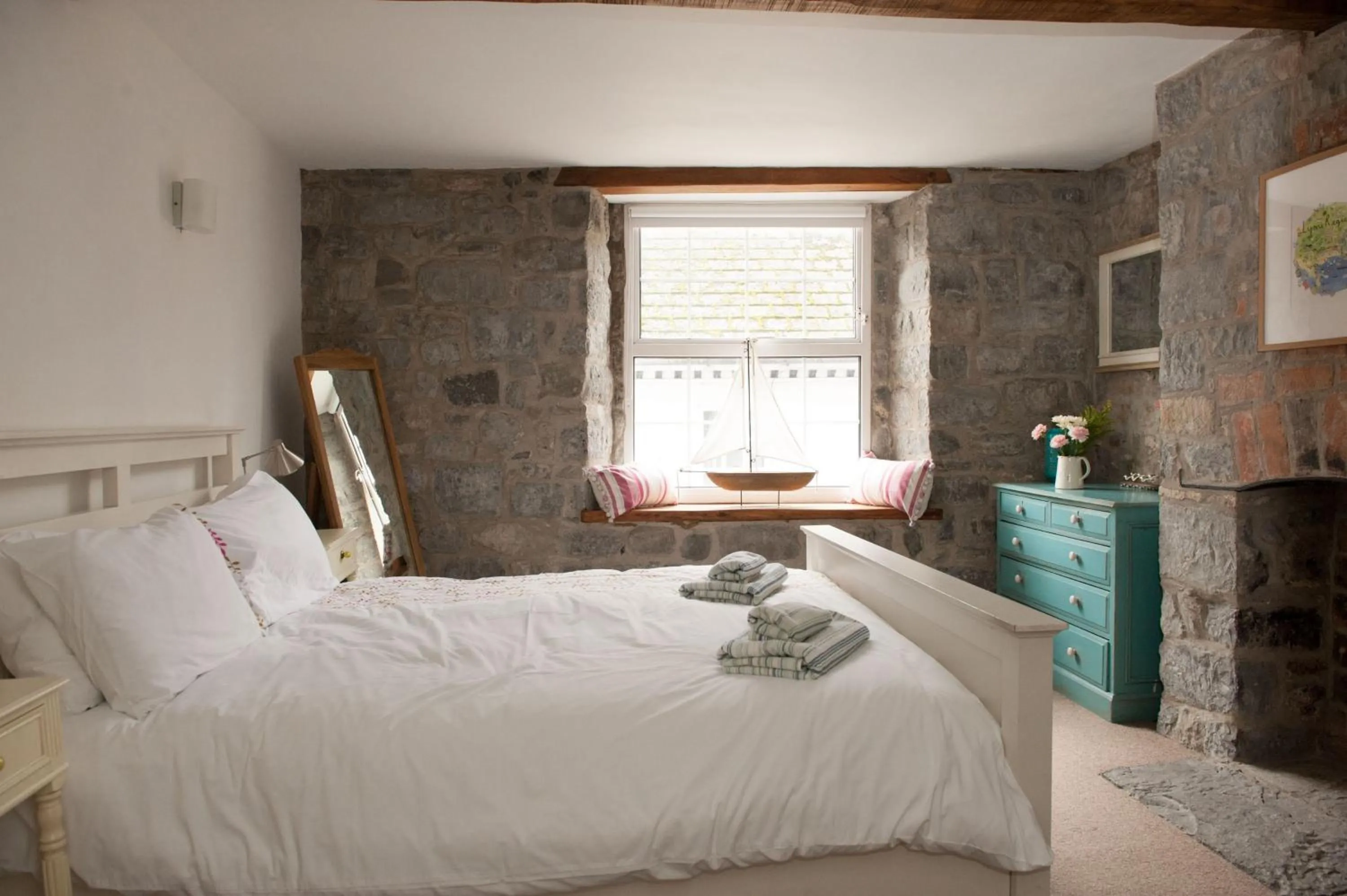 Property building, Bed in Teal House