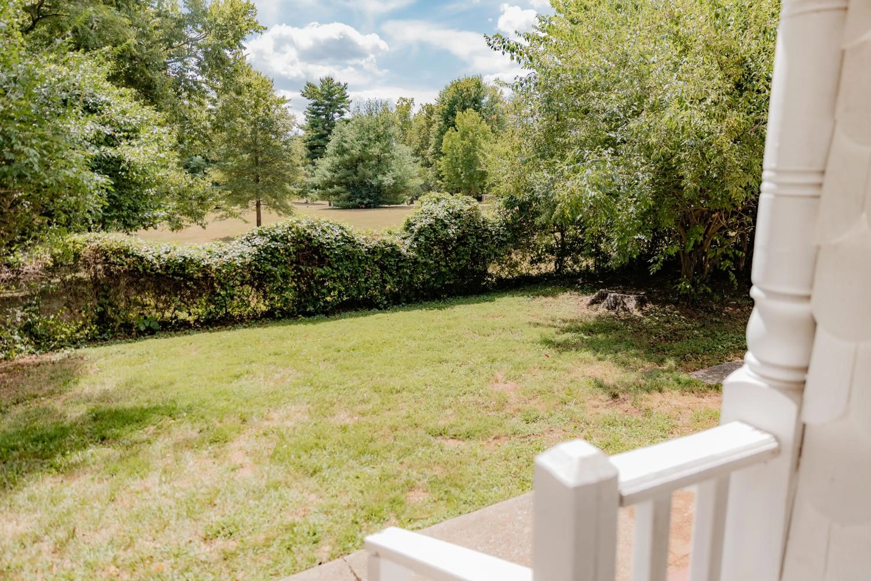 Spring in Montgomery Inn BnB