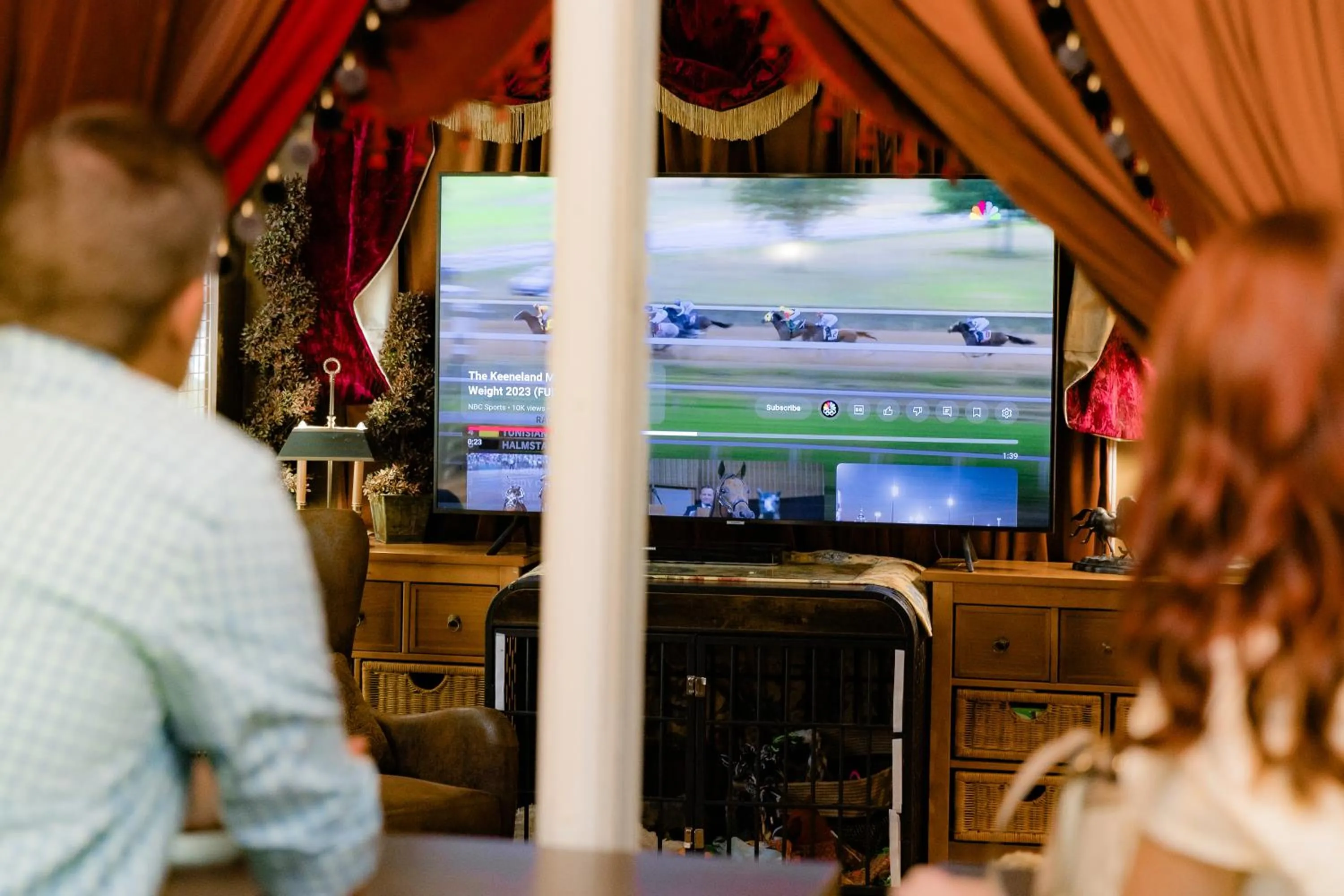 Communal lounge/ TV room in Montgomery Inn BnB
