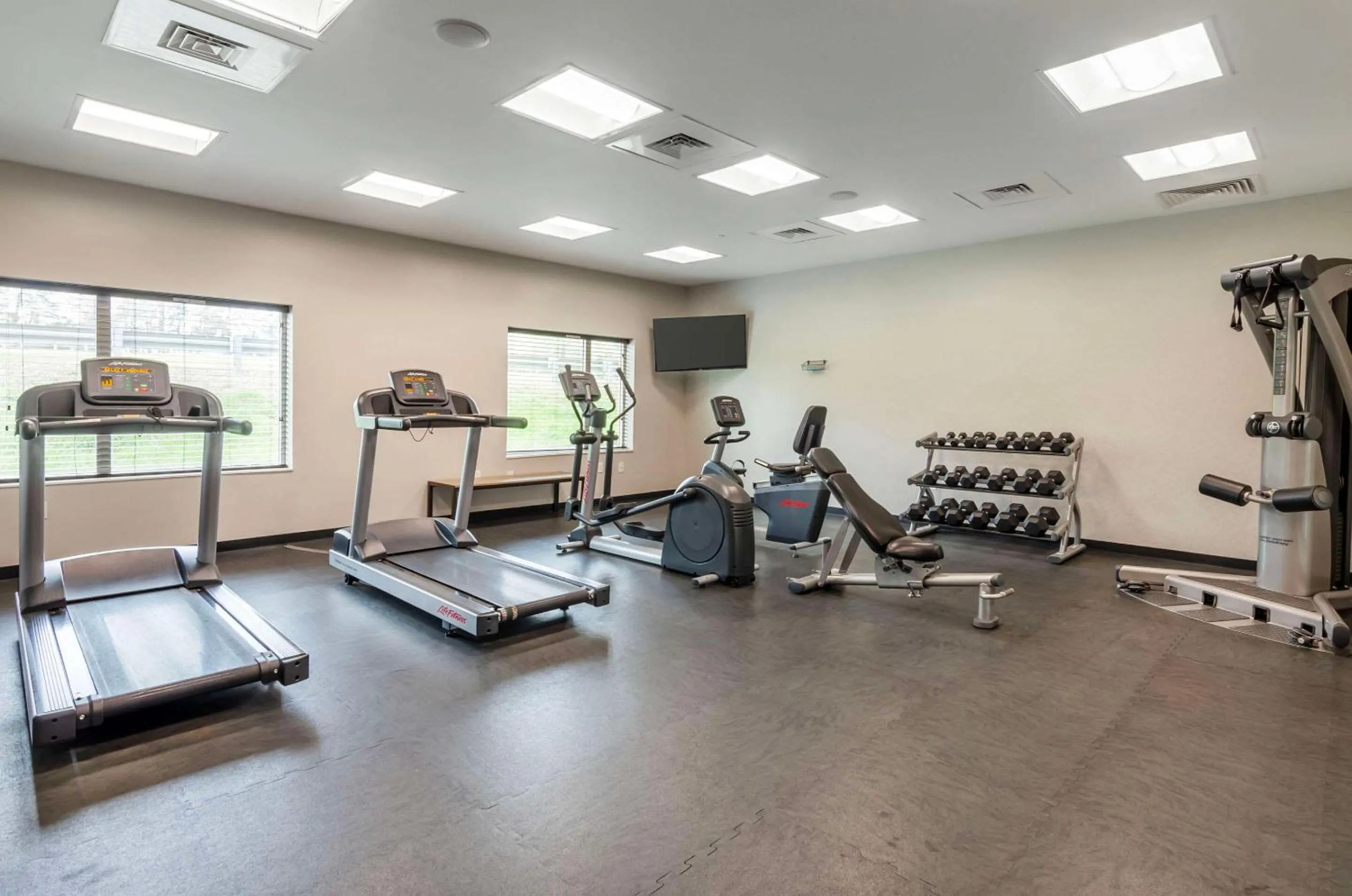 Fitness centre/facilities in Country Inn & Suites by Radisson, Charlottesville-UVA, VA