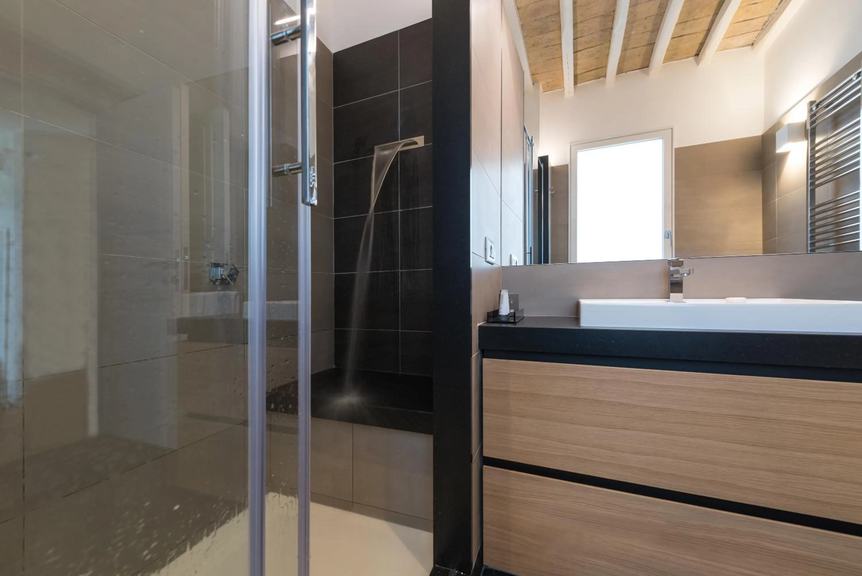 Bathroom in Laurina 33