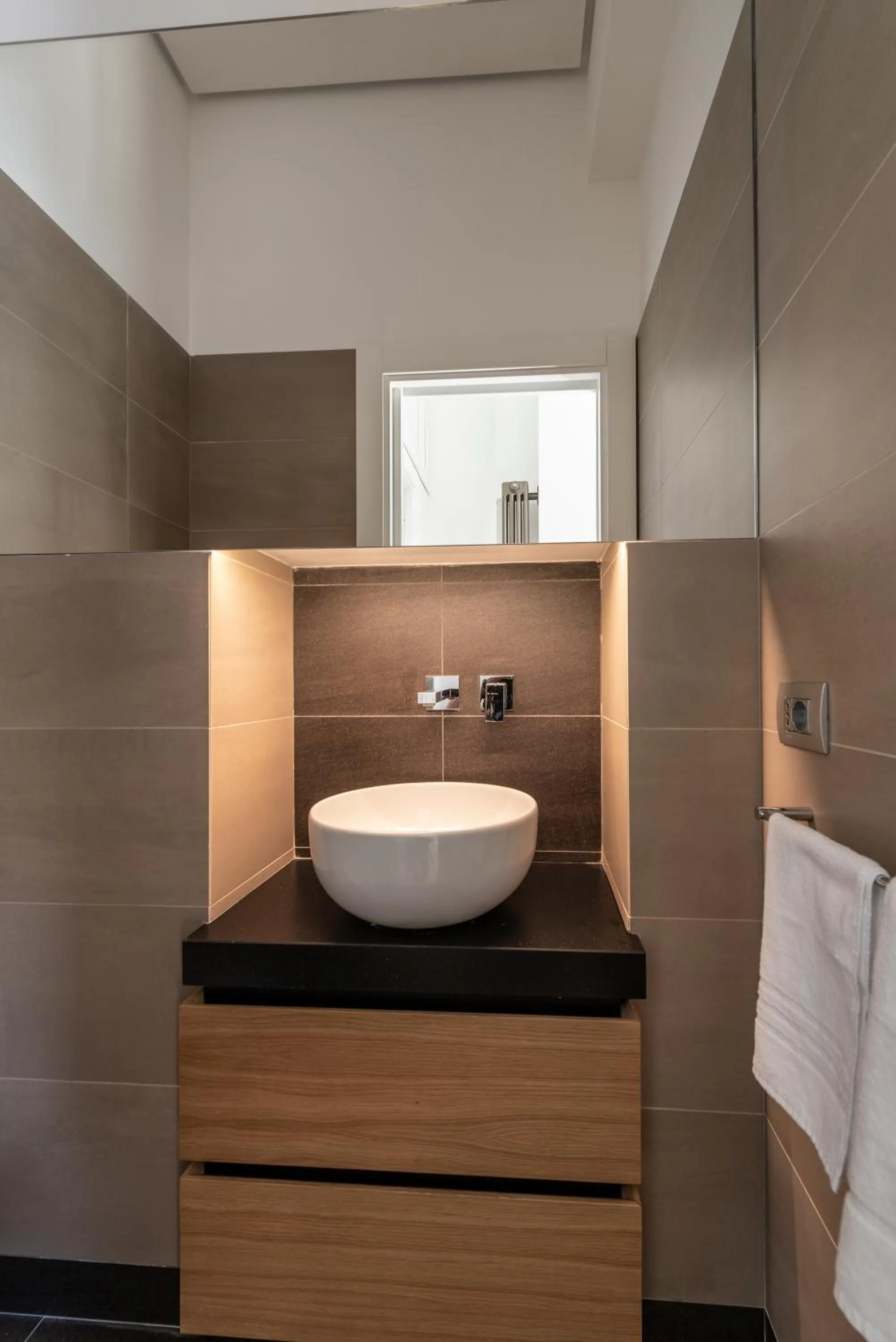 Area and facilities in Laurina 33