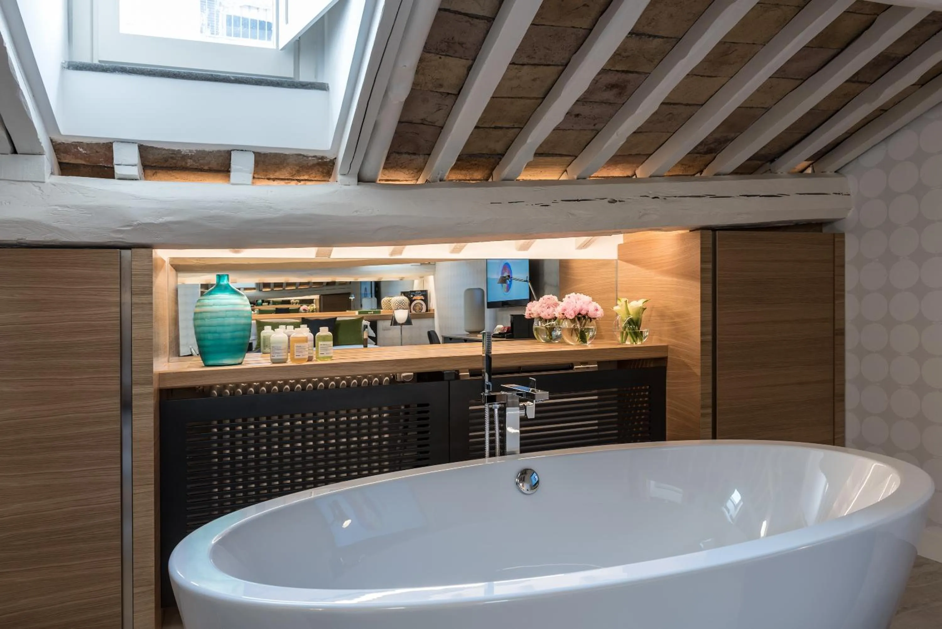 Decorative detail in Laurina 33