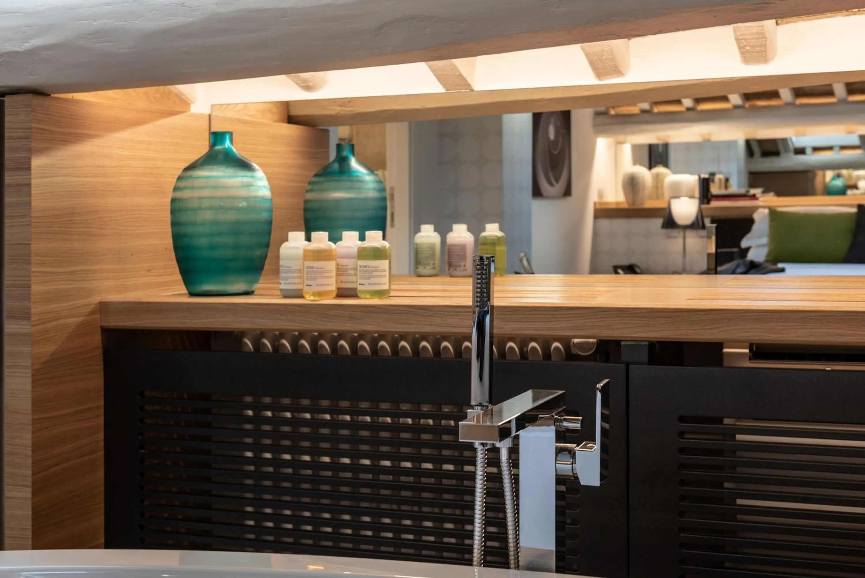 Decorative detail in Laurina 33