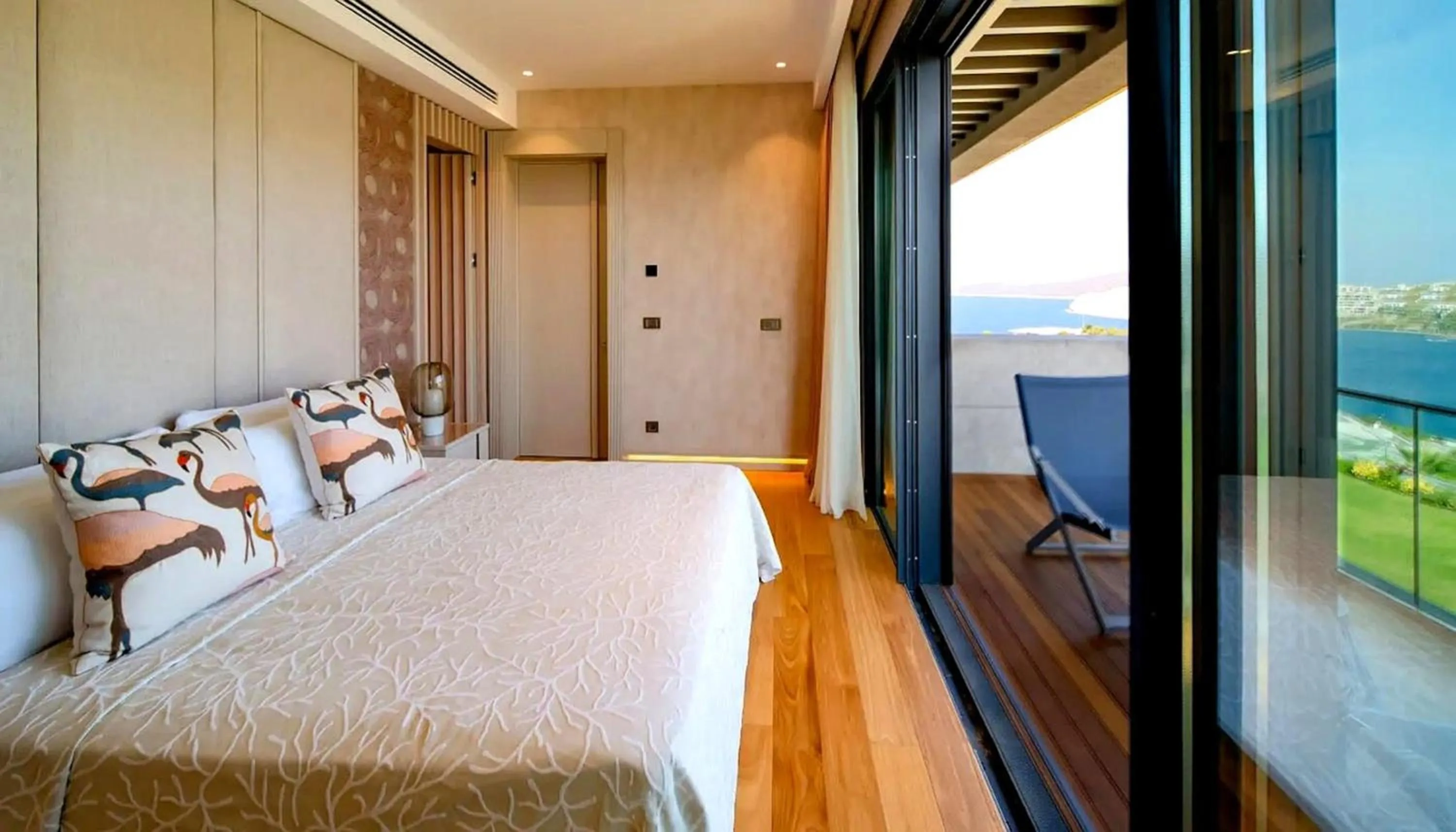 Bedroom, Bed in Mare Deluxe Residences & Villas