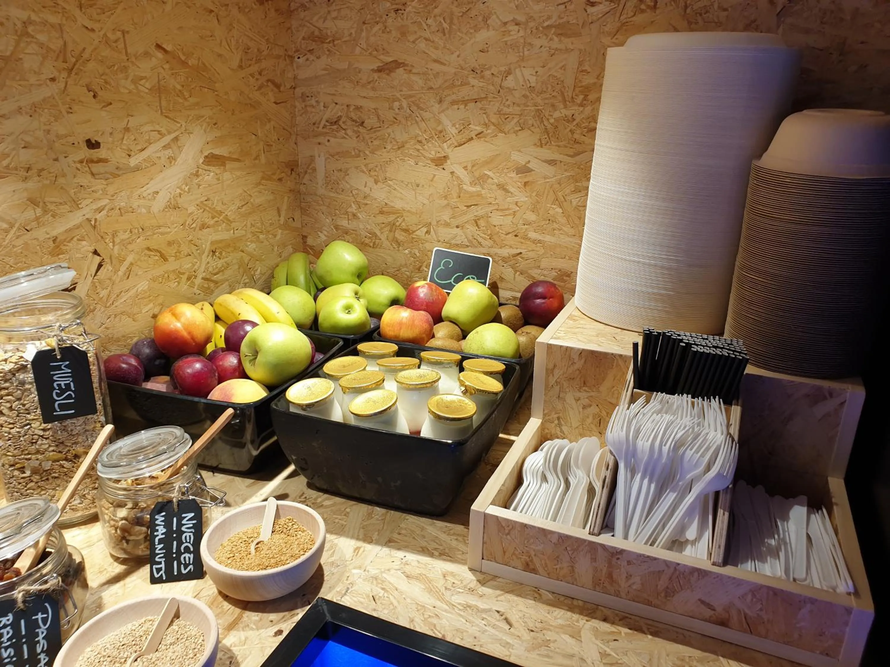 Food and drinks in MB Hostels Premium ECO - Adults Recommended