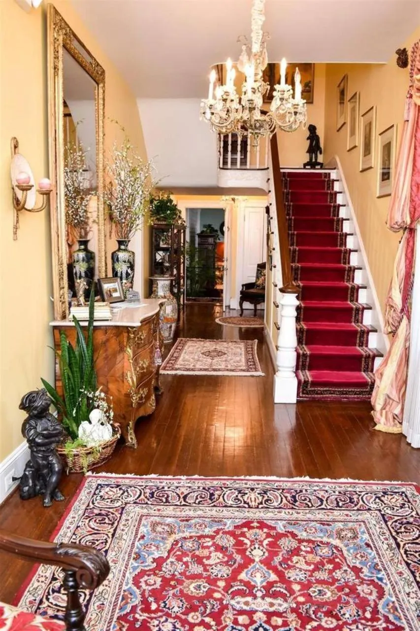 The Richard Johnston Inn & 1890 Caroline House