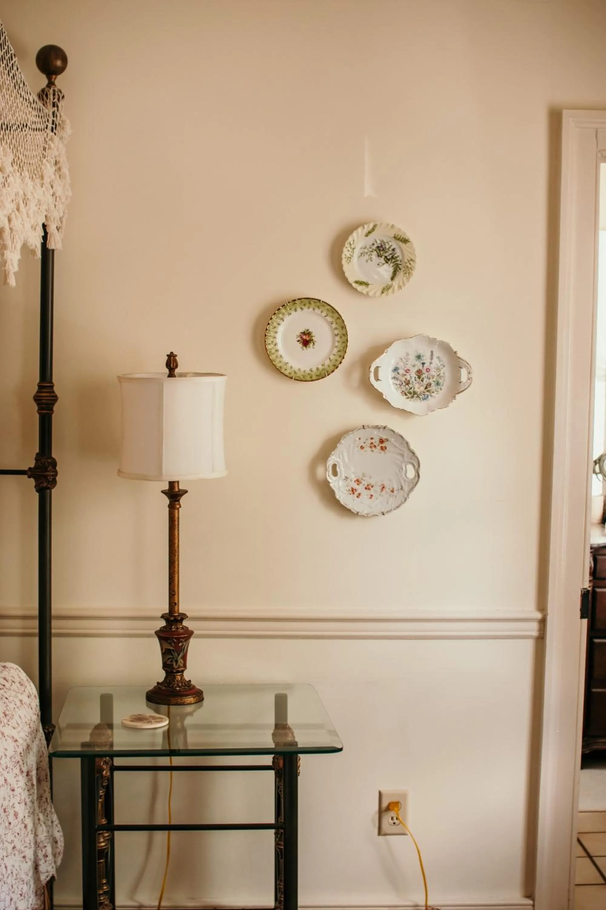 The Richard Johnston Inn & 1890 Caroline House