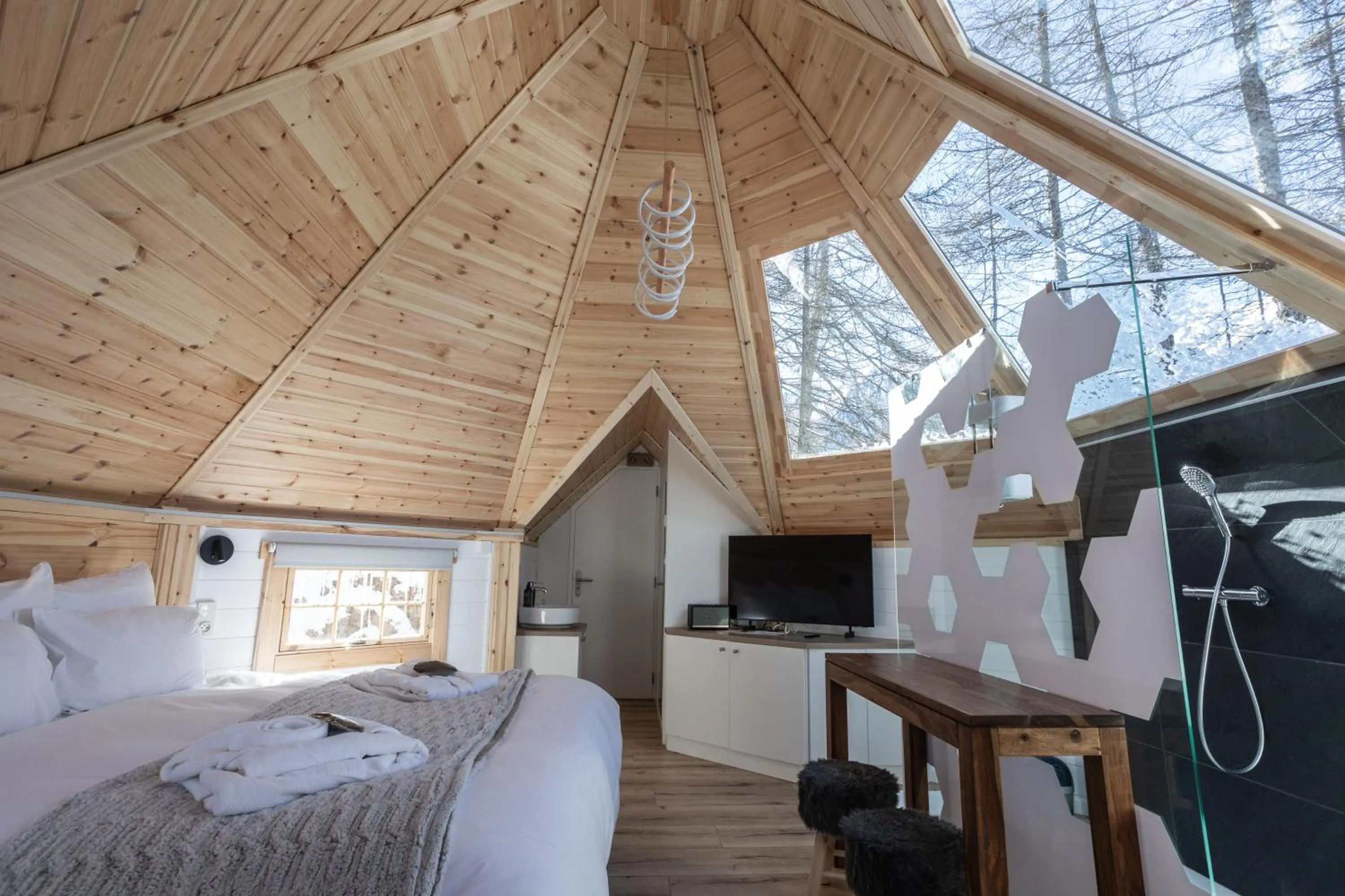 Bedroom, Bed in Alpin D'Hôme Hôtel & Spa