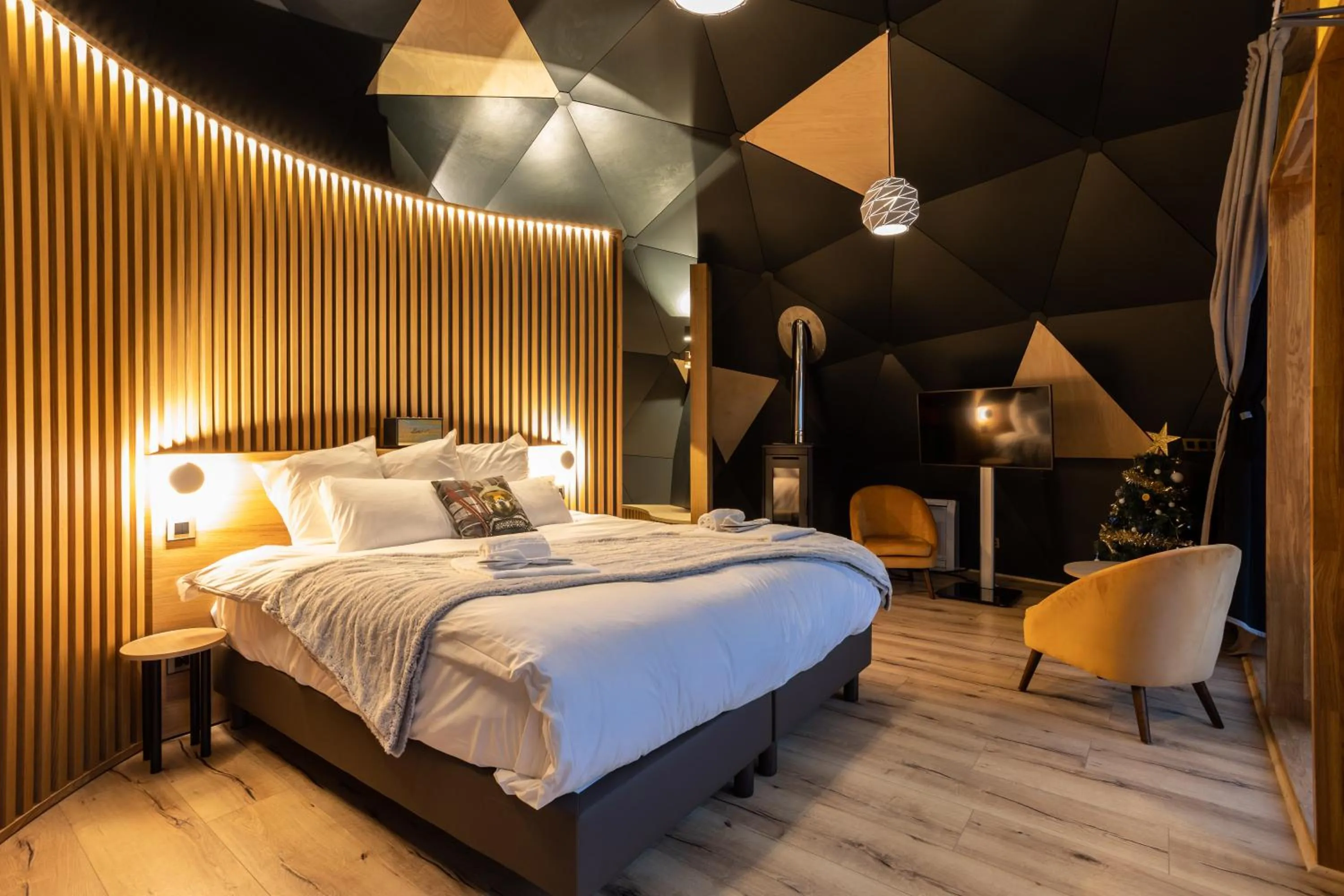 Bedroom, Bed in Alpin D'Hôme Hôtel & Spa