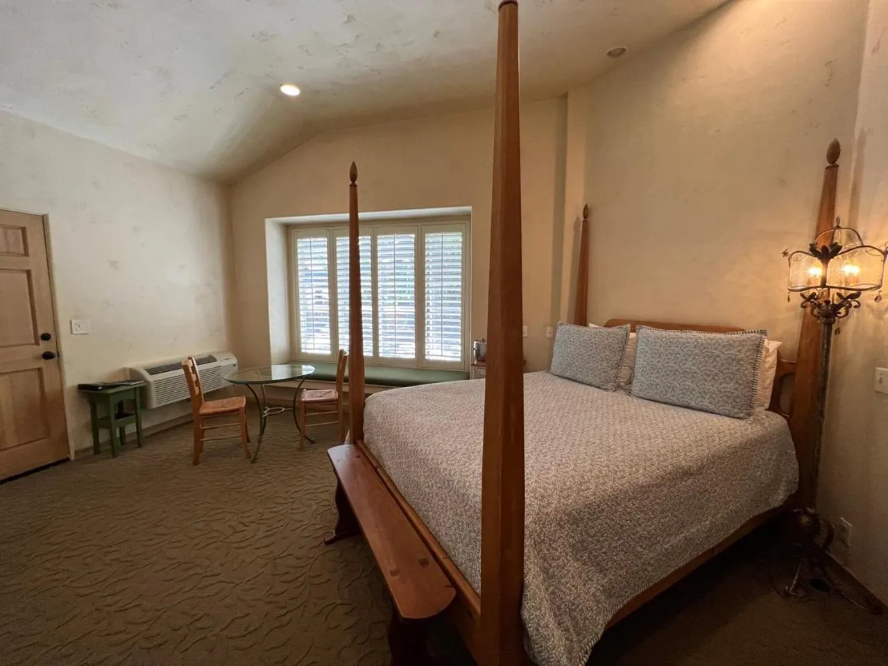 Bed in Petit Logis Inn