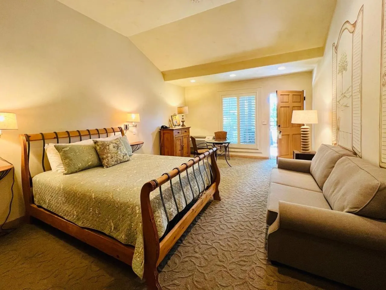 Bed in Petit Logis Inn