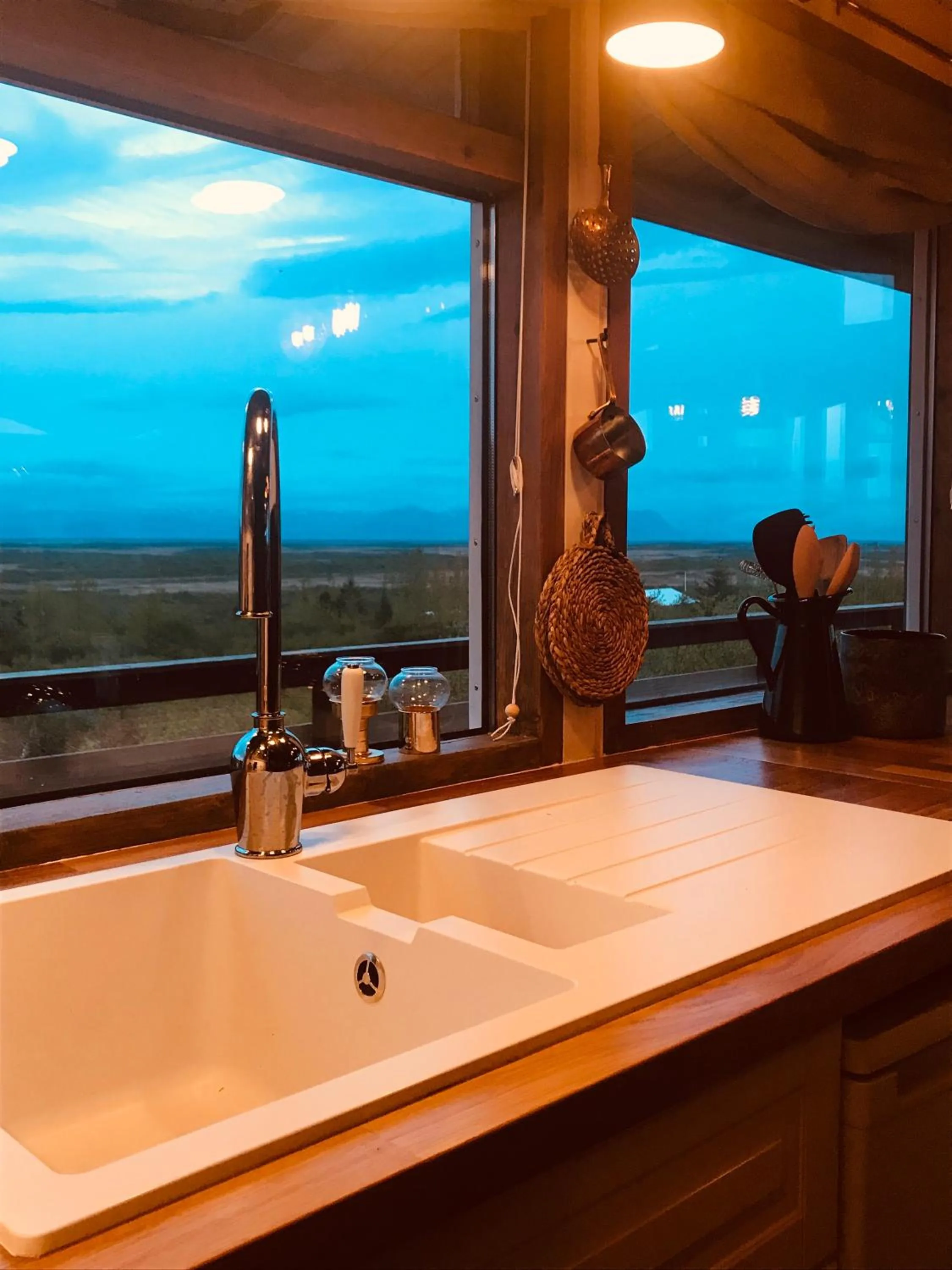 Kitchen or kitchenette in Mulakot Cosy Cabins