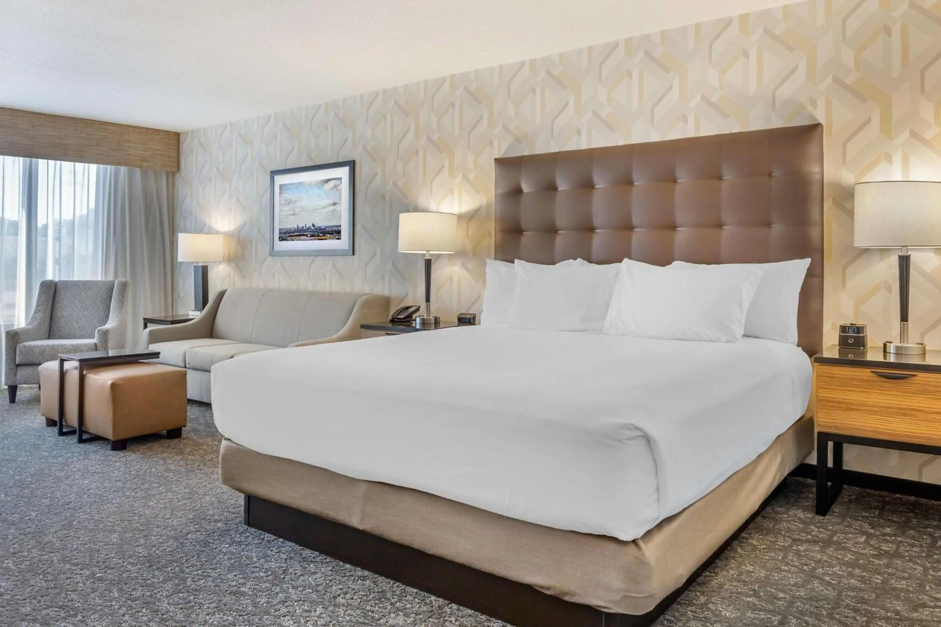 Bedroom, Bed in Drury Inn & Suites St. Louis-Southwest