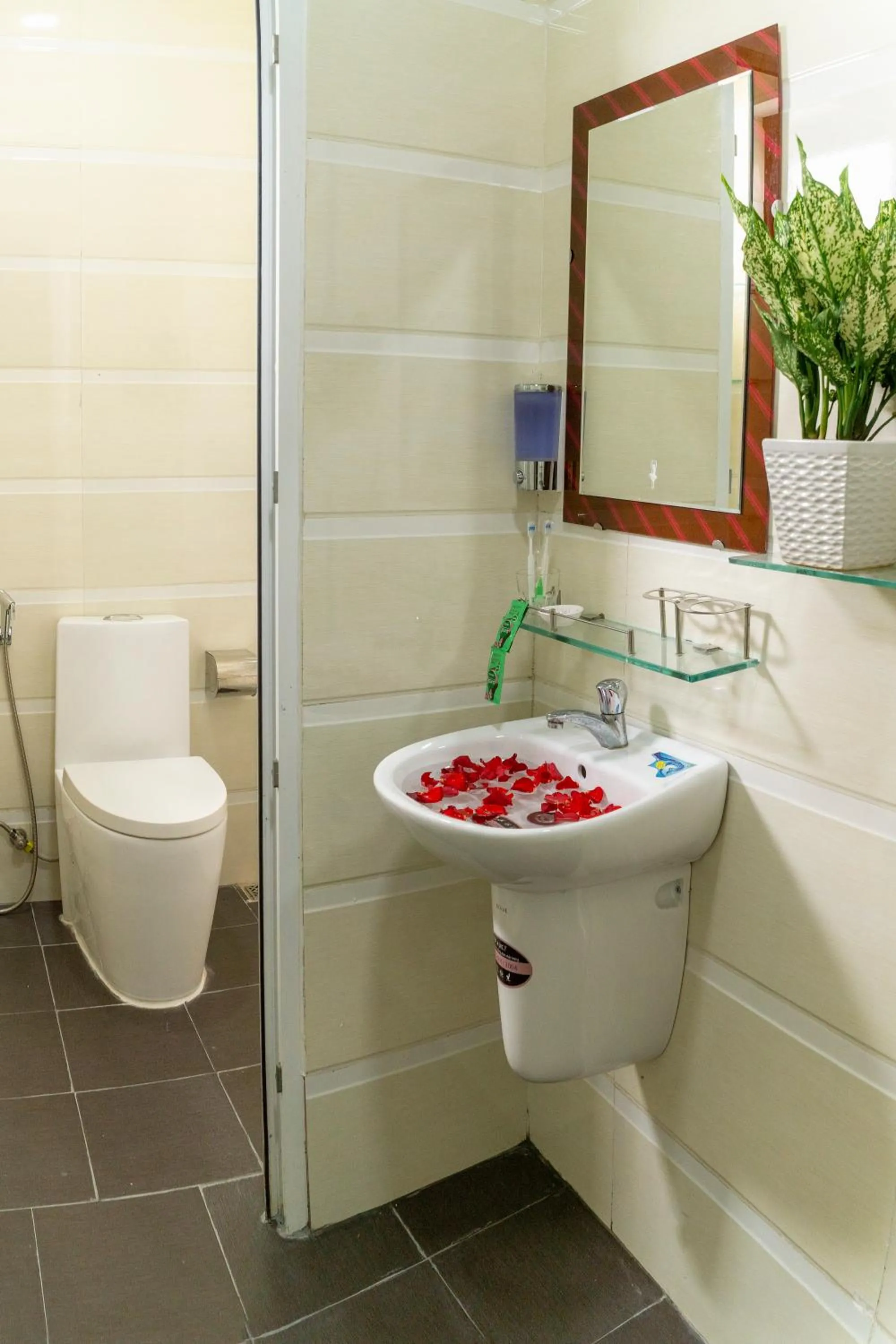 Shower in Golden Soulmate homestay