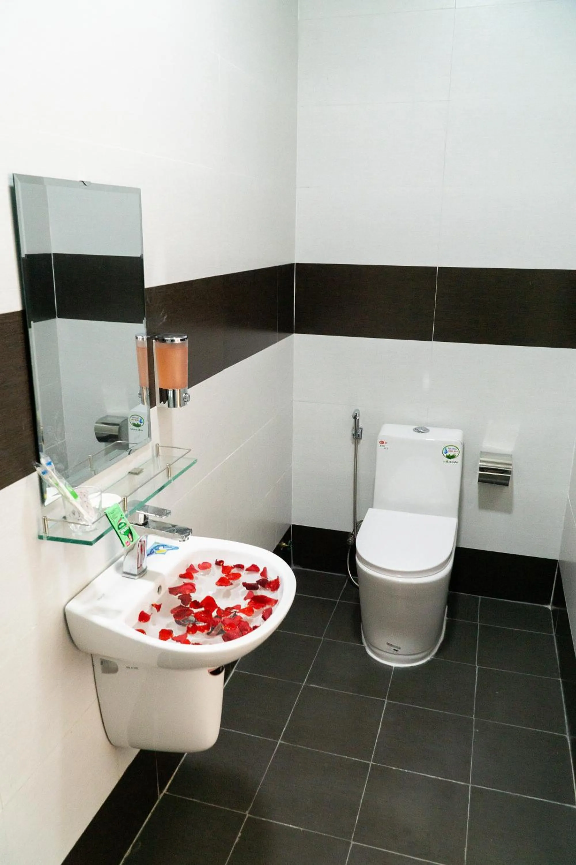 Shower in Golden Soulmate homestay