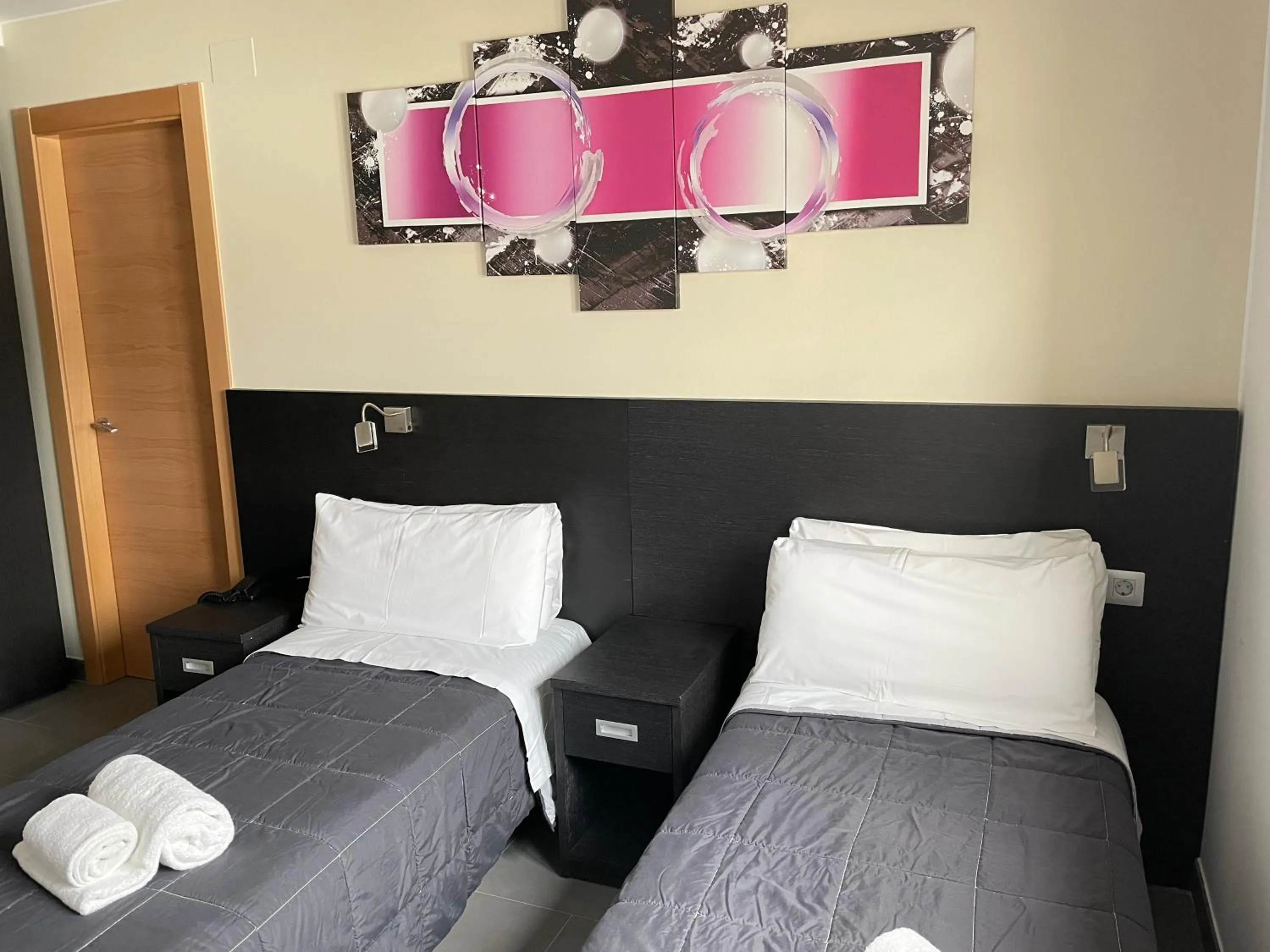 Bedroom, Bed in 6 Bis HOTEL