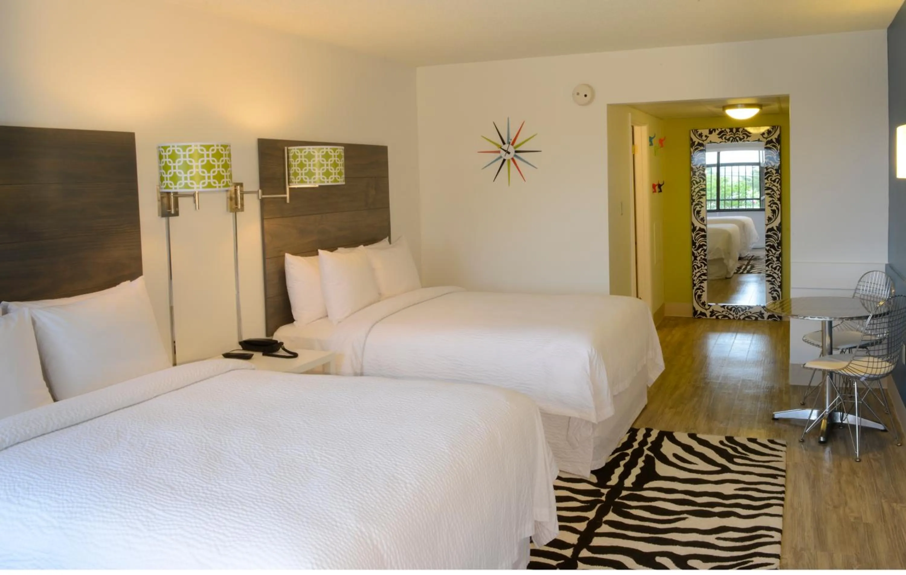 Bedroom, Bed in Beach House Dewey