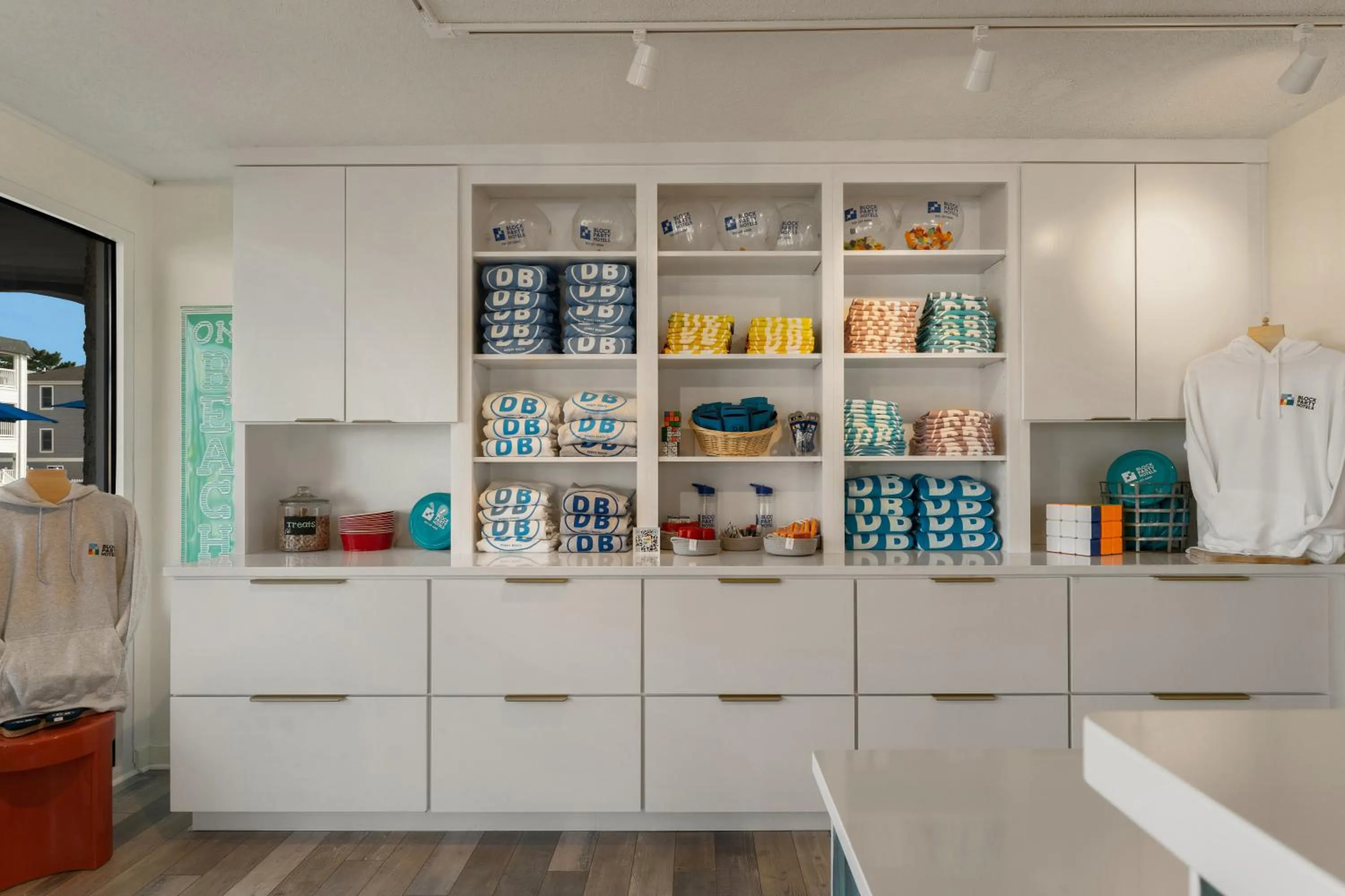 On-site shops in Beach House Dewey