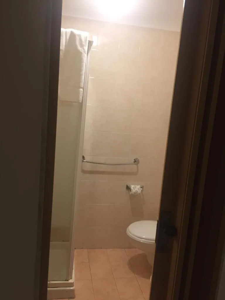 Bathroom in Gatto Bianco Picone 19