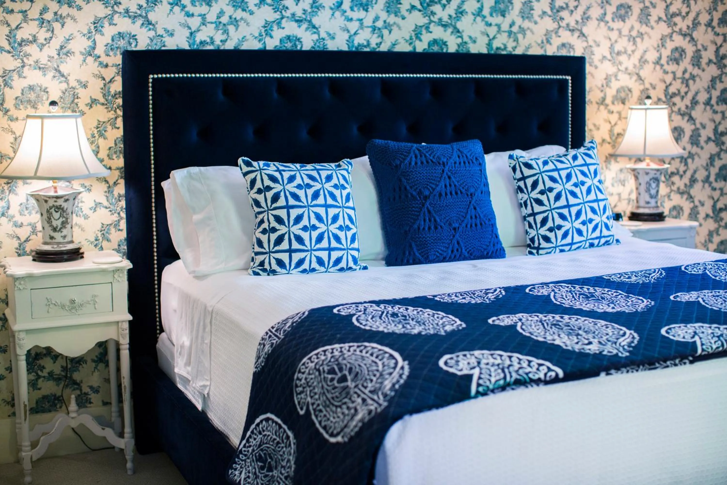 Bed in Gay Street Inn