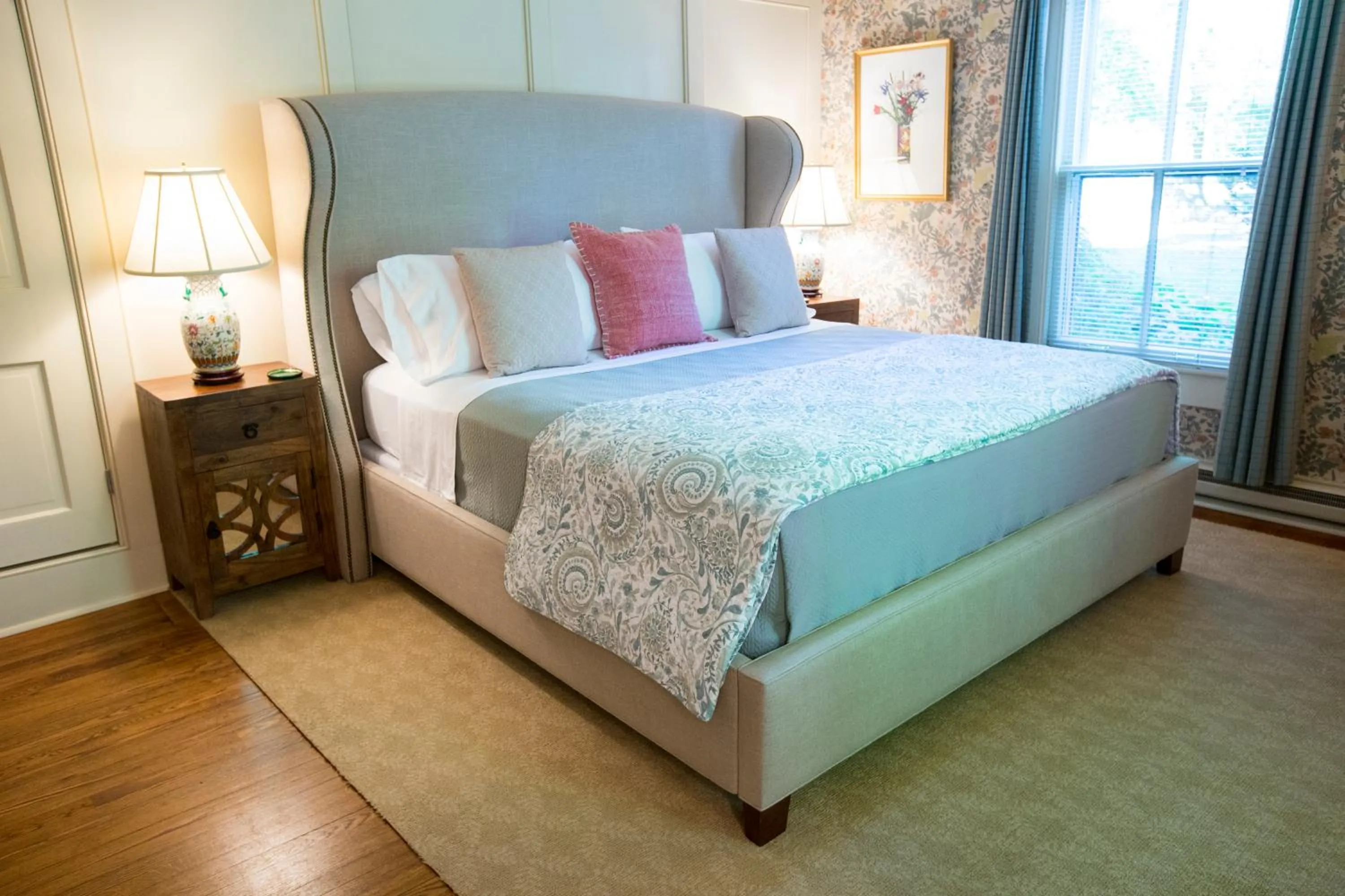 Bed in Gay Street Inn