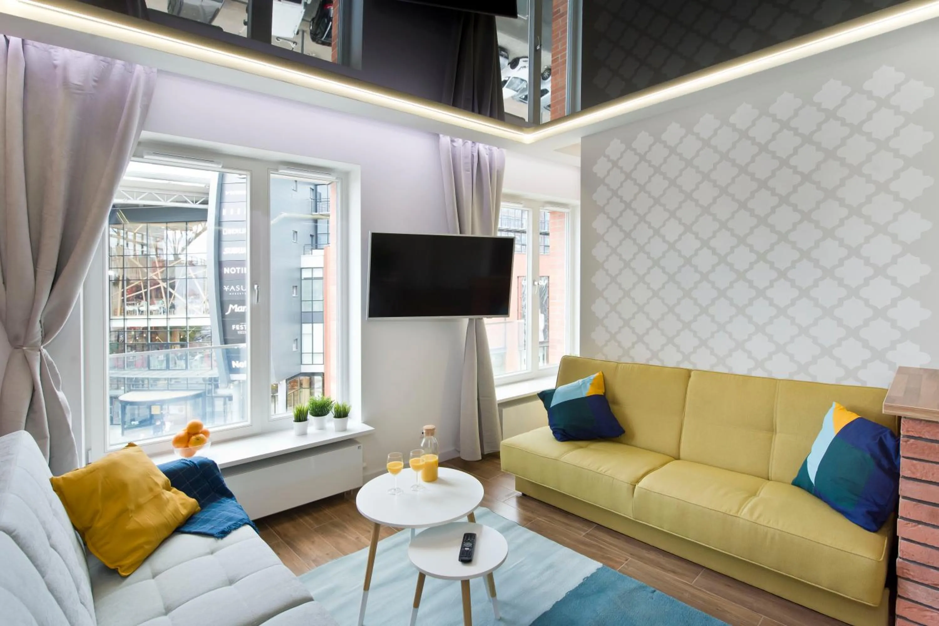 Communal lounge/ TV room in YOURAPART Rajska City Centre