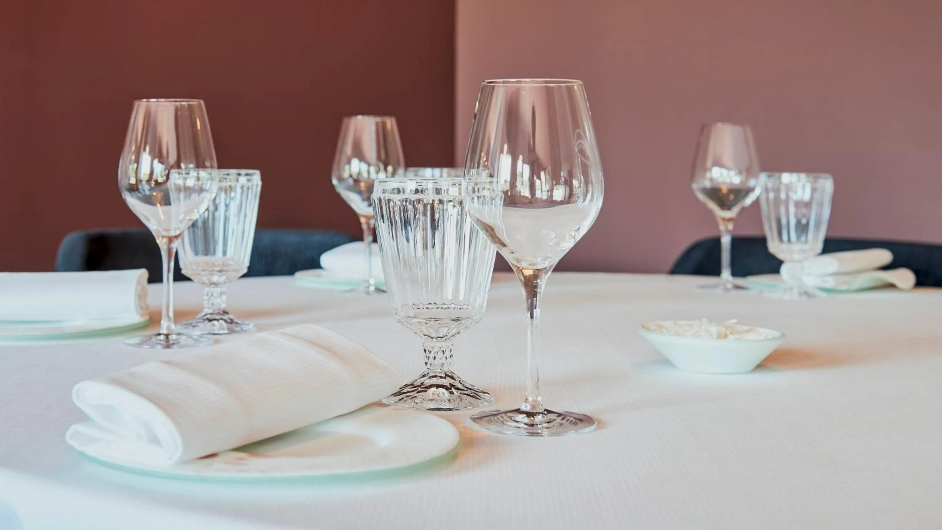 Restaurant/places to eat in Maison Tiegezh