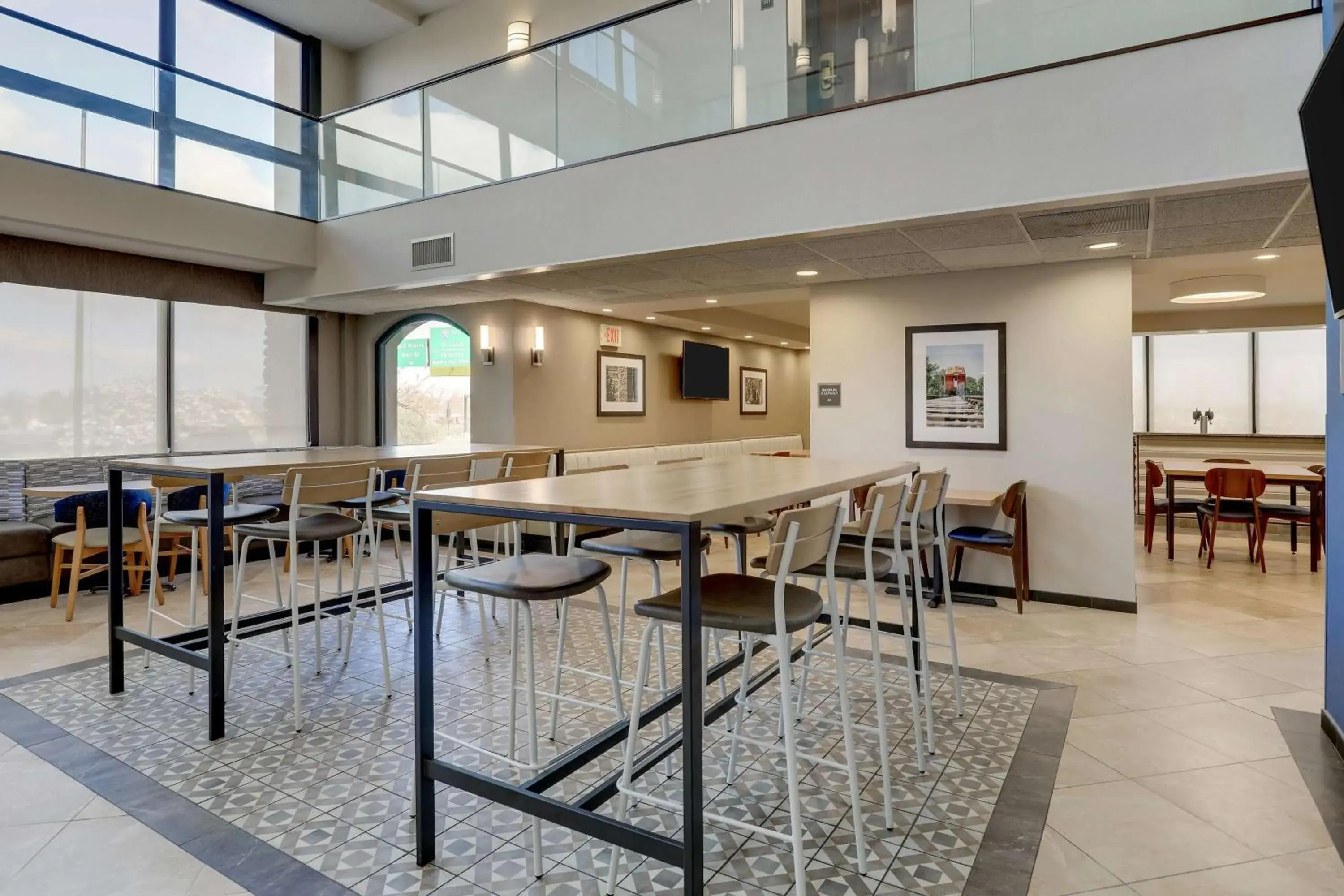 Restaurant/places to eat in Drury Inn & Suites St. Louis St. Peters Restaurant/places to eat in Drury Inn & Suites St. Louis St. Peters