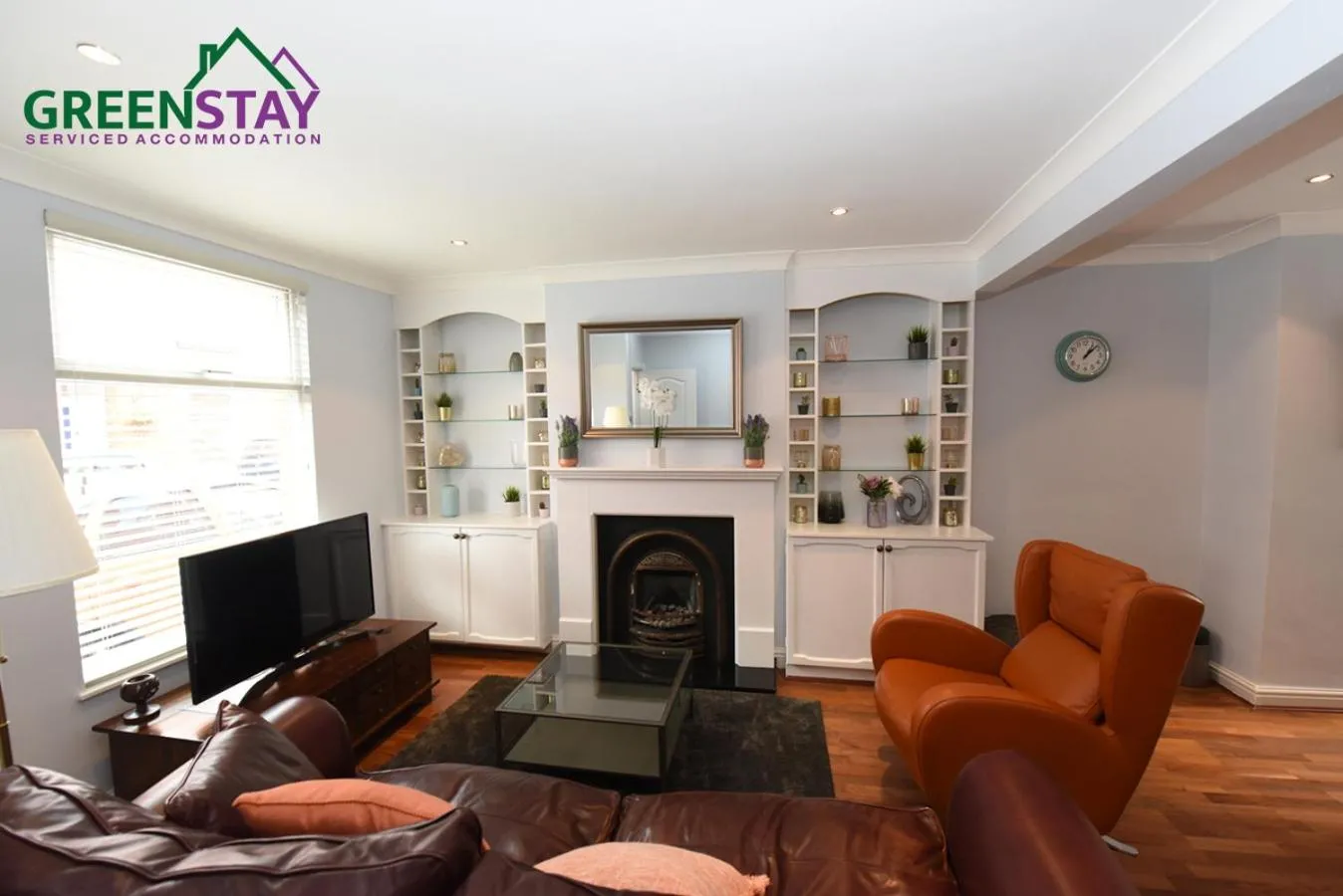 Living room in "Honeysuckle House Chester" by Greenstay Serviced Accommodation - Large 3 Bed House, Sleeps 6, Perfect For Contractors, Business Travellers, Families & Groups