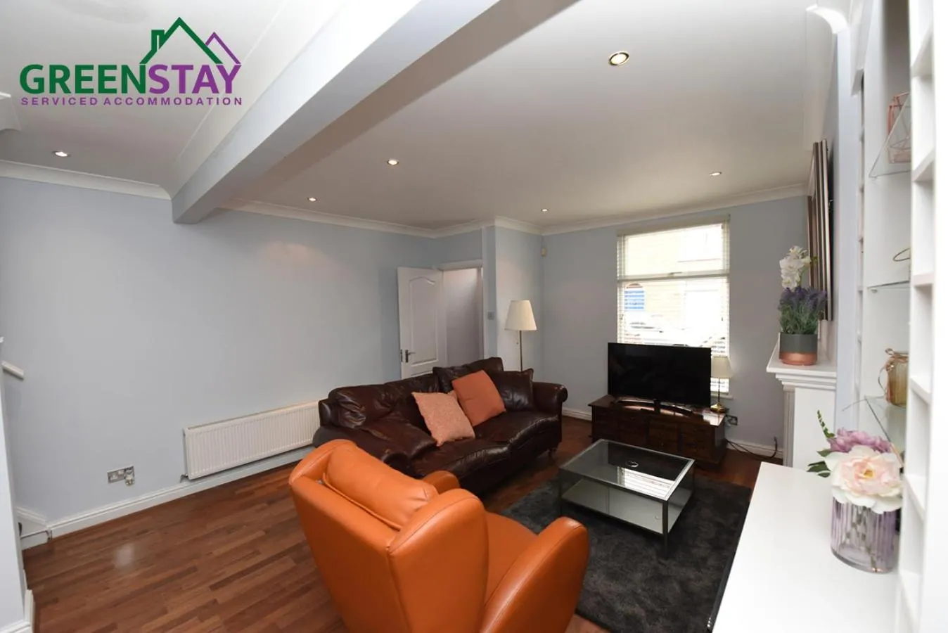 Living room in "Honeysuckle House Chester" by Greenstay Serviced Accommodation - Large 3 Bed House, Sleeps 6, Perfect For Contractors, Business Travellers, Families & Groups