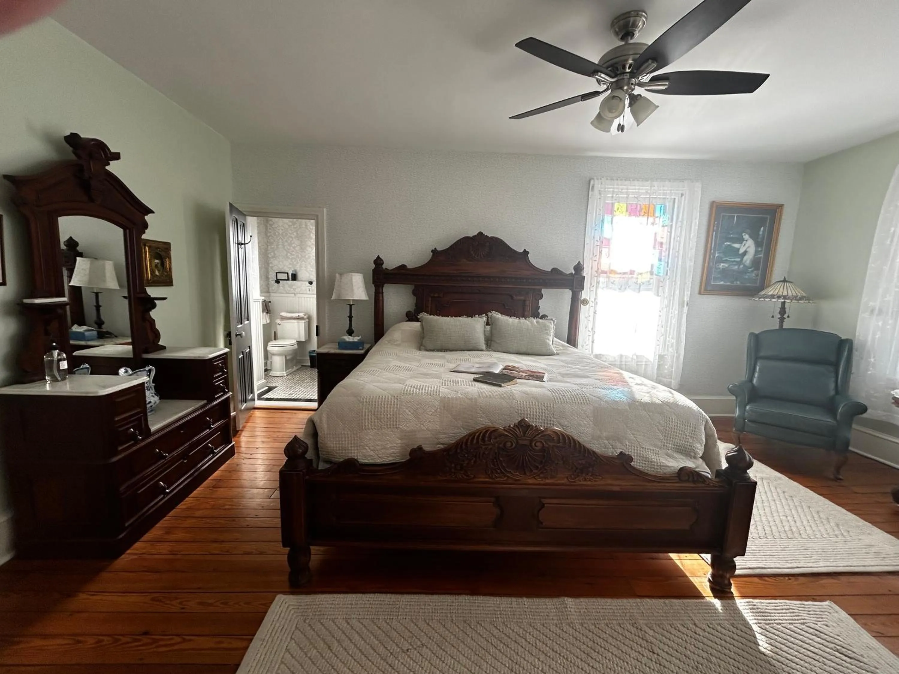 Bed in Beauclaires Bed & Breakfast