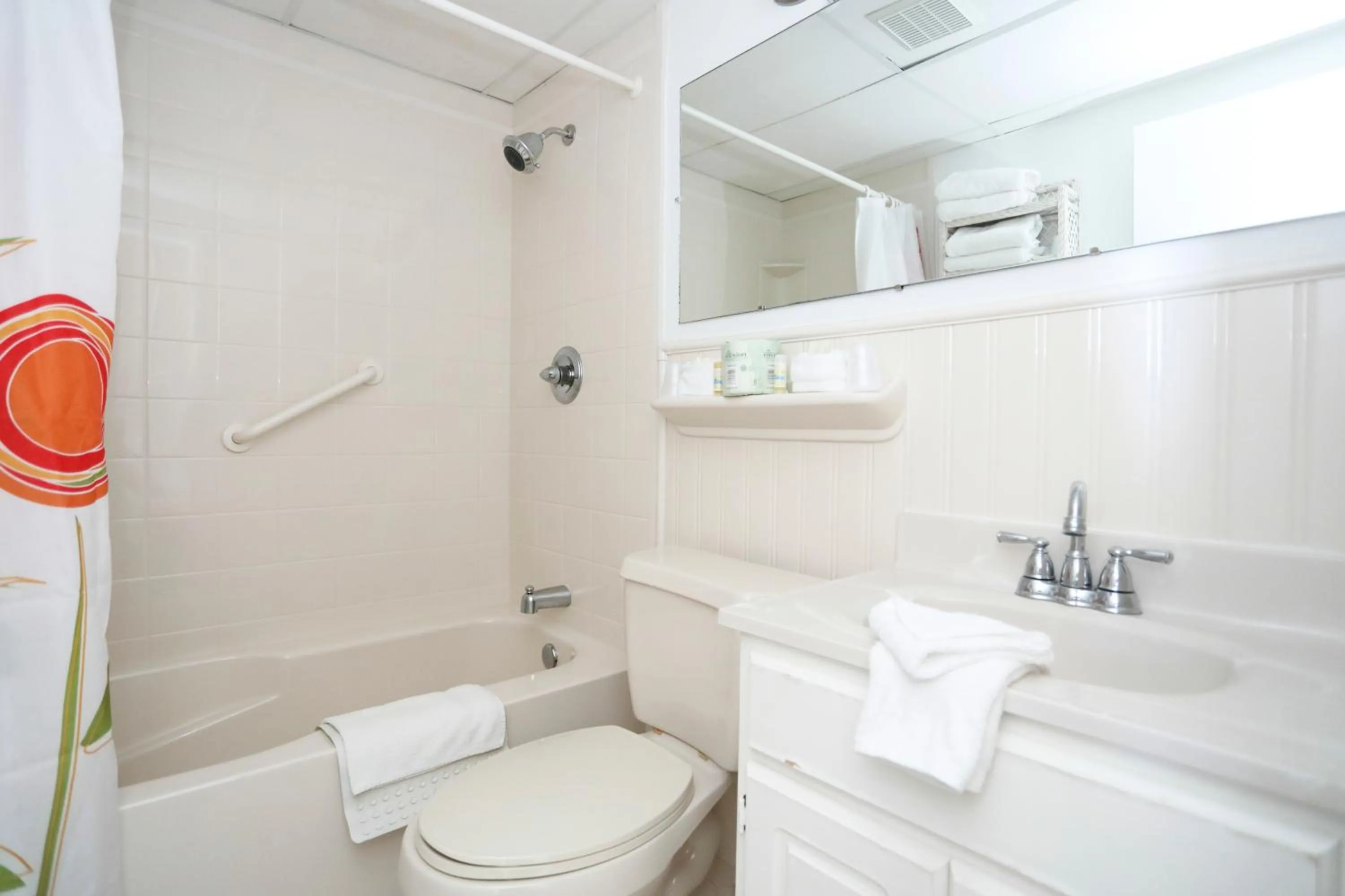 Bathroom in Commander by the Sea Motel