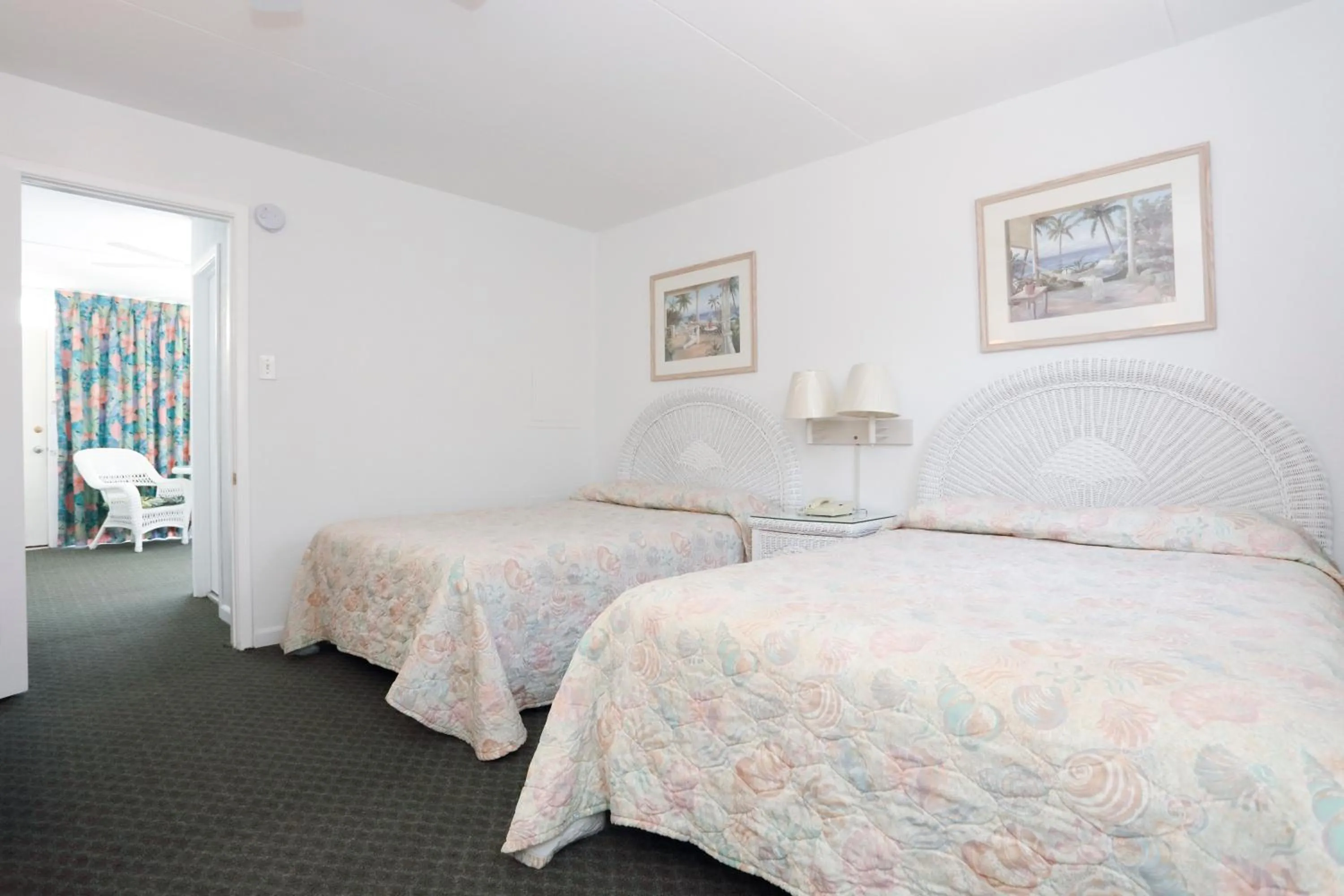 Bedroom, Bed in Commander by the Sea Motel