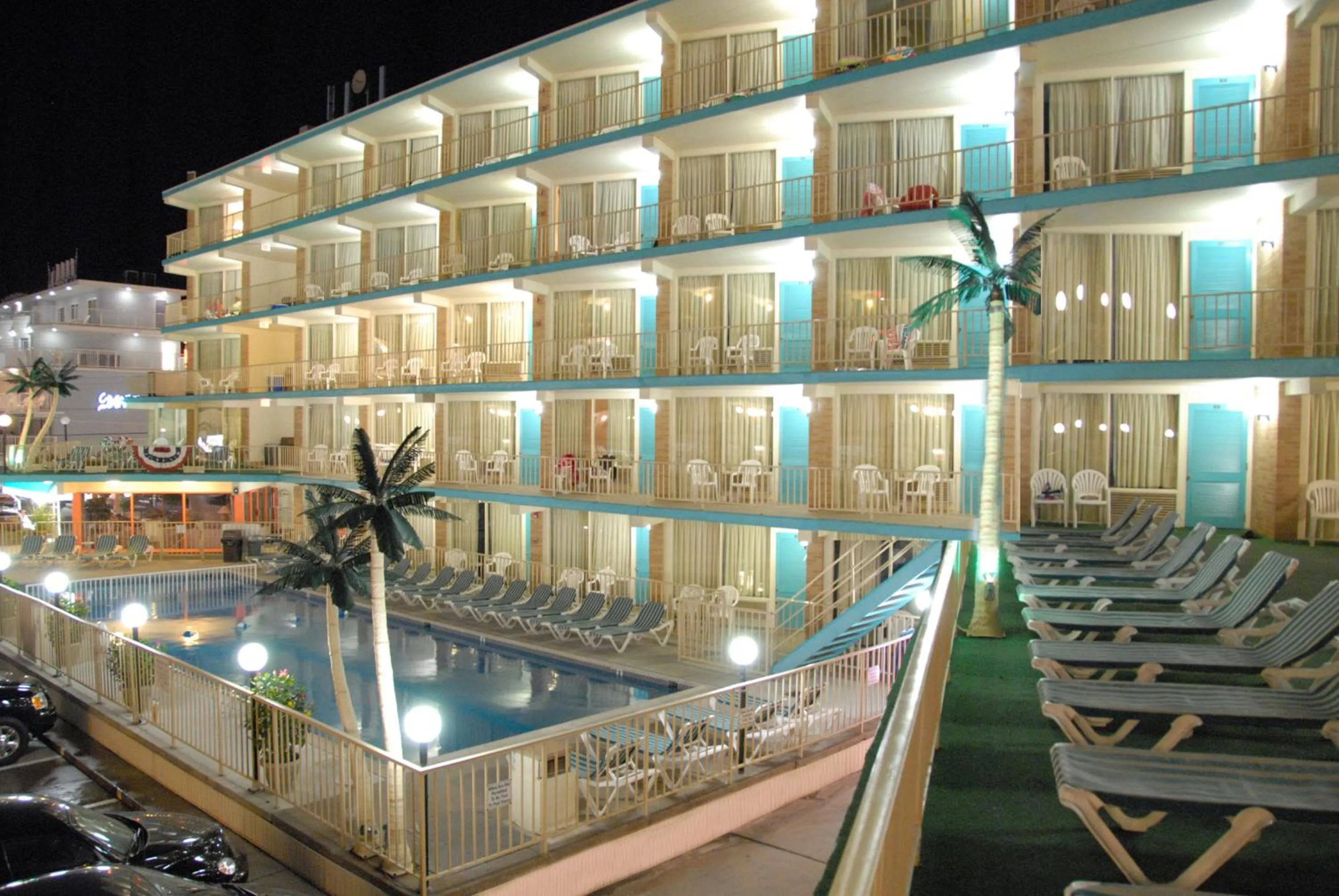 Facade/entrance in Bristol Plaza Motel