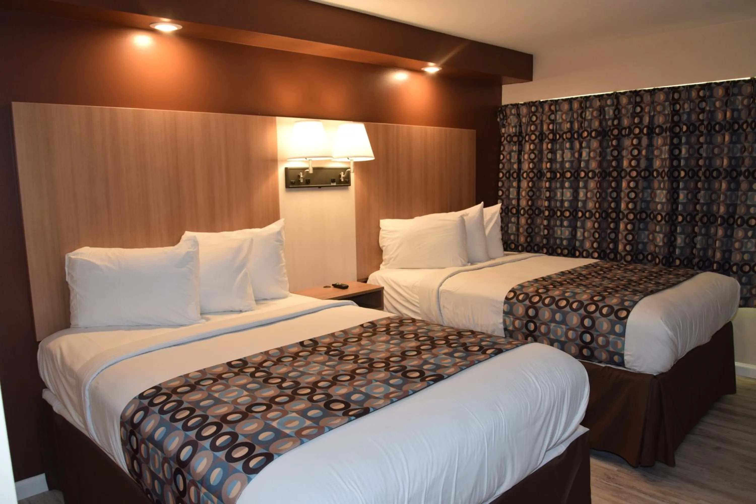 Bedroom, Bed in Seahorse Inn