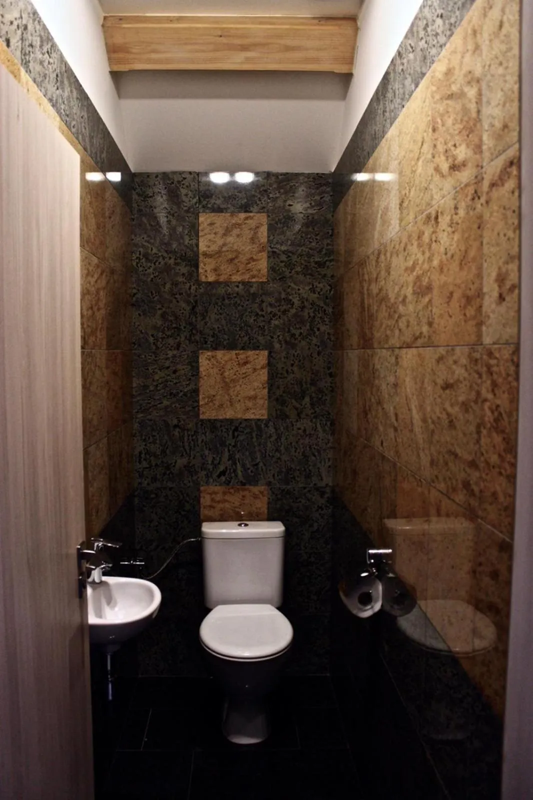 Bathroom in VIP suite hotel Heinz